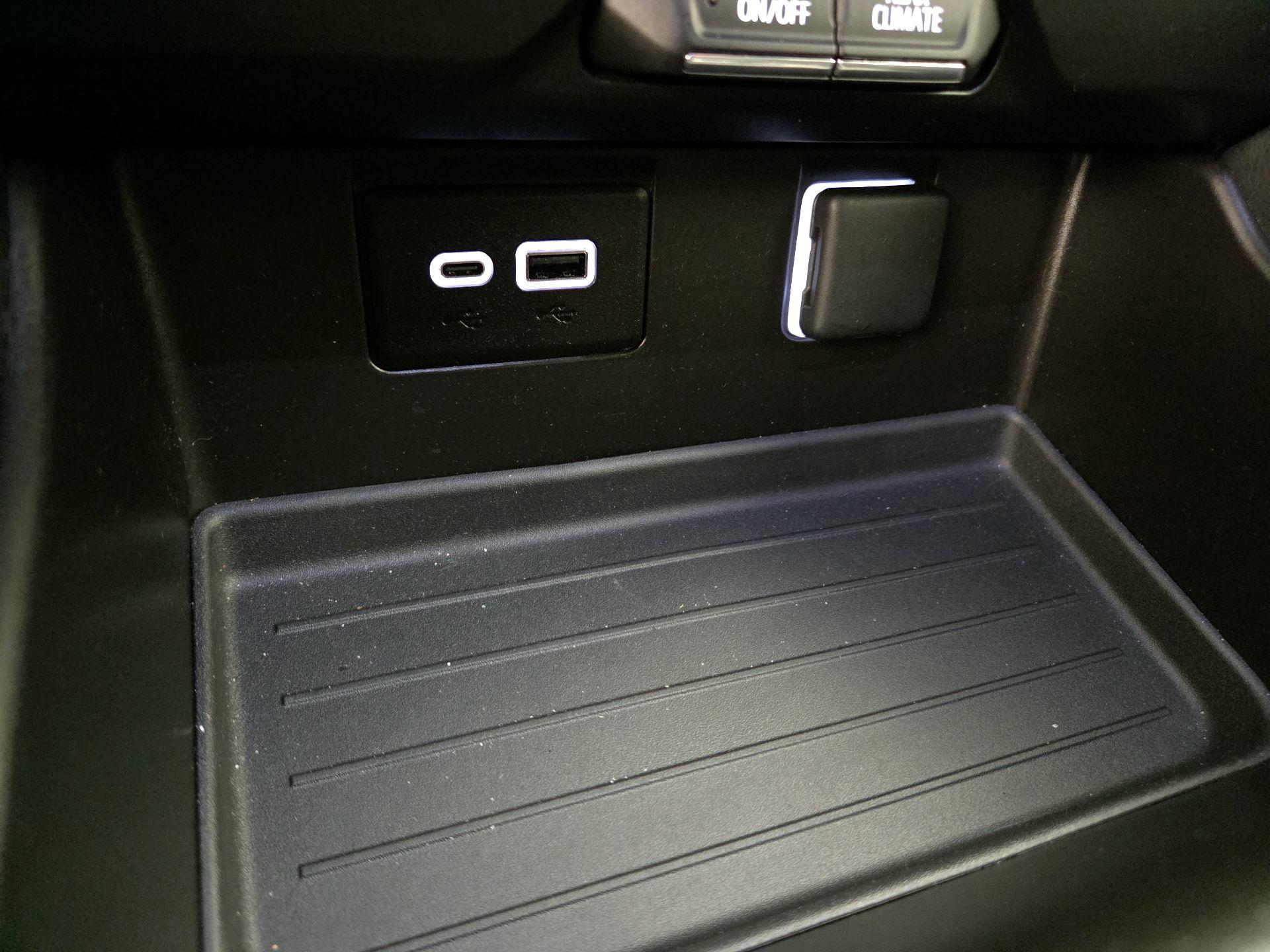 Thumbnail: 2023 Chevrolet Tahoe - 17