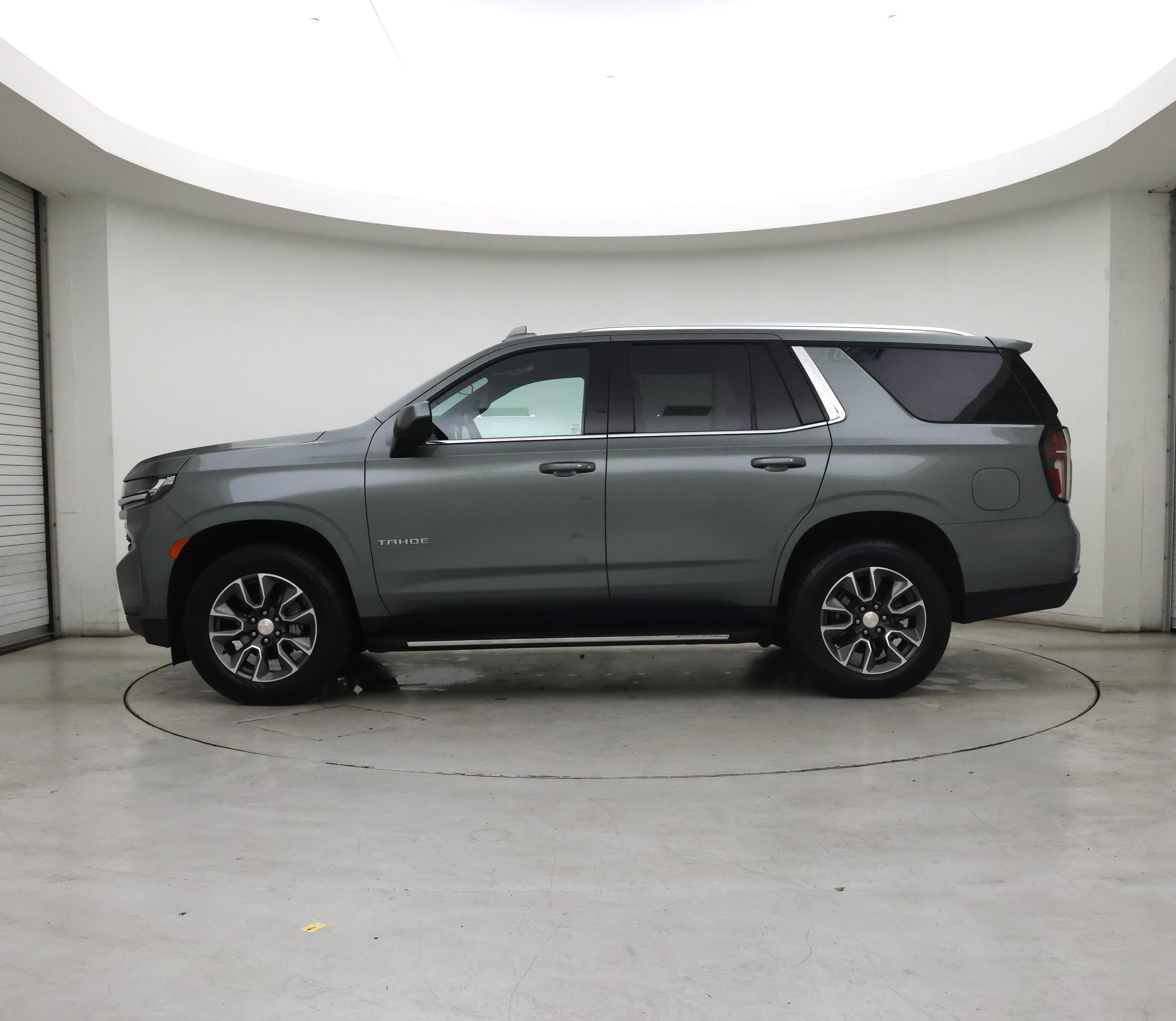 Thumbnail: 2023 Chevrolet Tahoe - 3