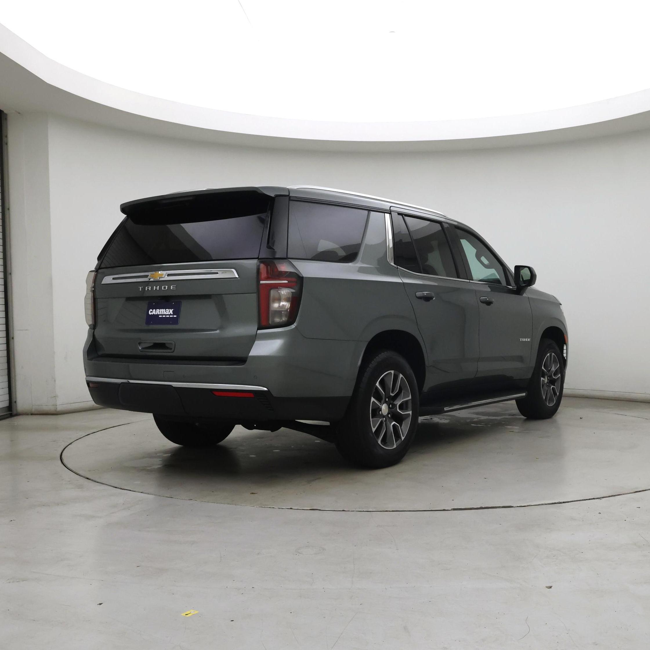 Thumbnail: 2023 Chevrolet Tahoe - 8