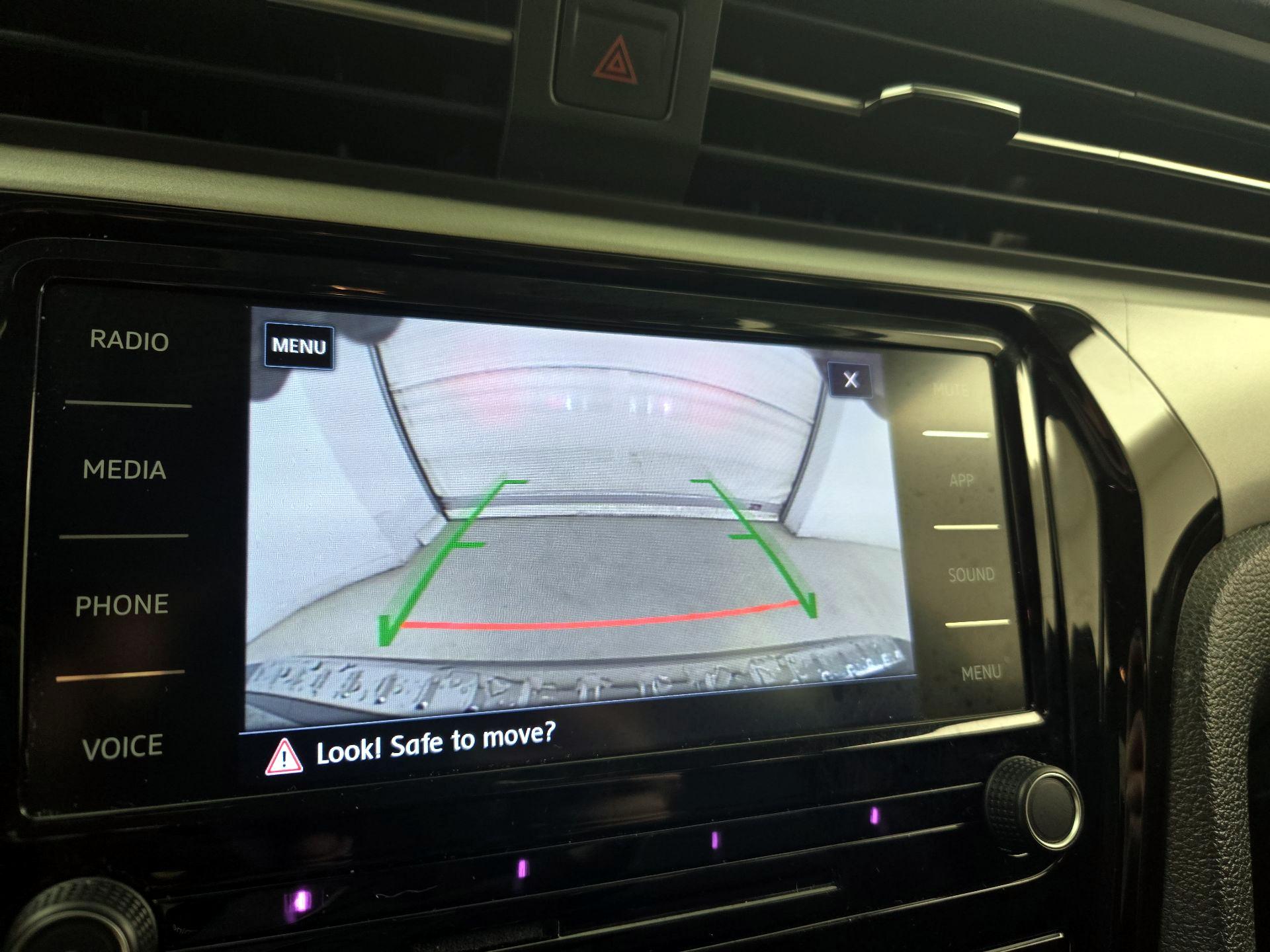 Thumbnail: 2022 Volkswagen Passat - 13