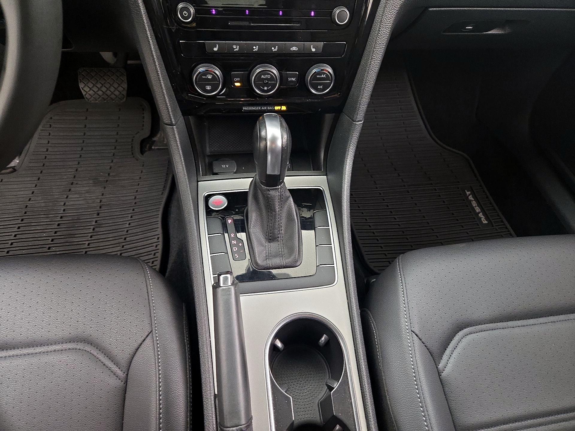 Thumbnail: 2022 Volkswagen Passat - 16