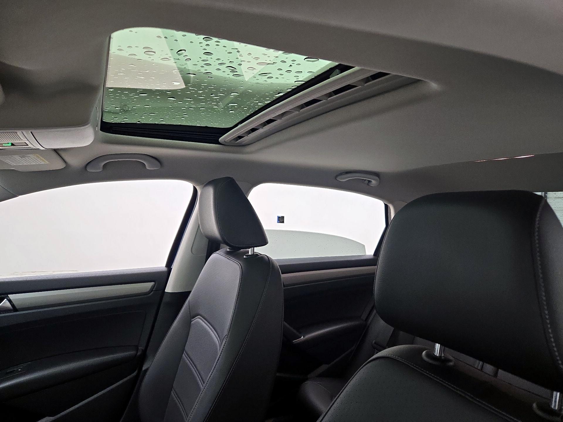 Thumbnail: 2022 Volkswagen Passat - 17