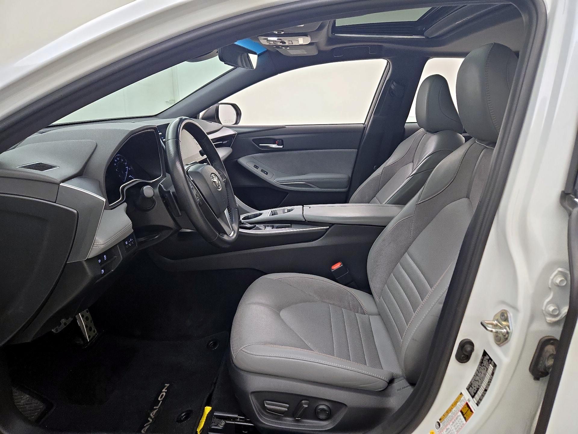 Thumbnail: 2019 Toyota Avalon - 11