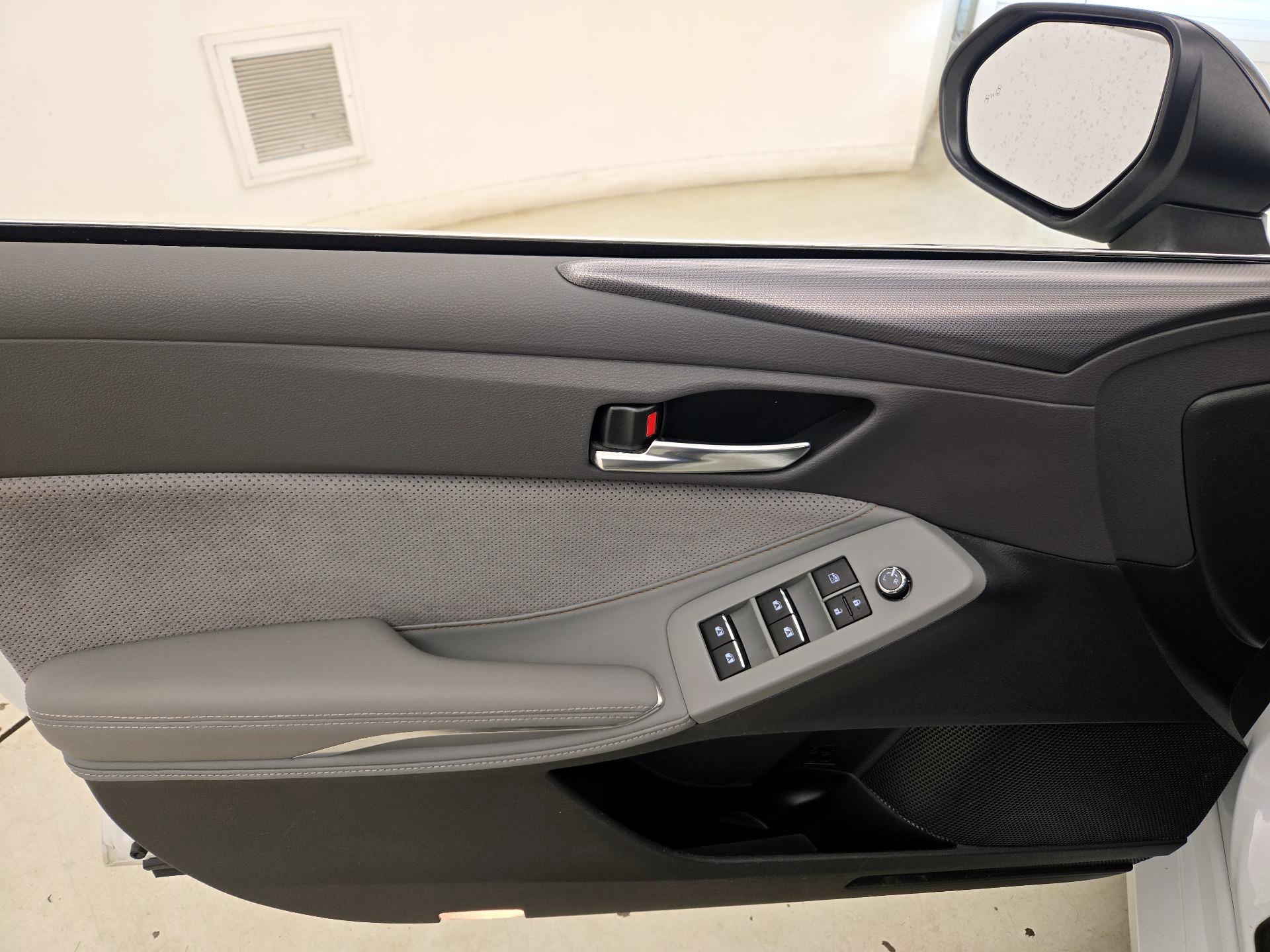 Thumbnail: 2019 Toyota Avalon - 12