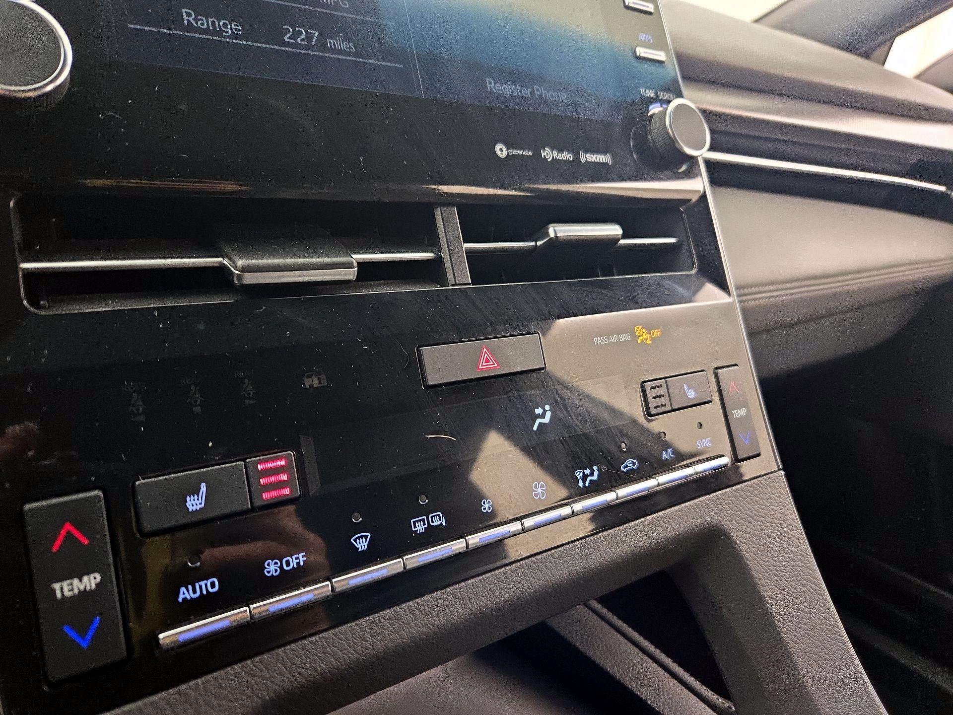 Thumbnail: 2019 Toyota Avalon - 16