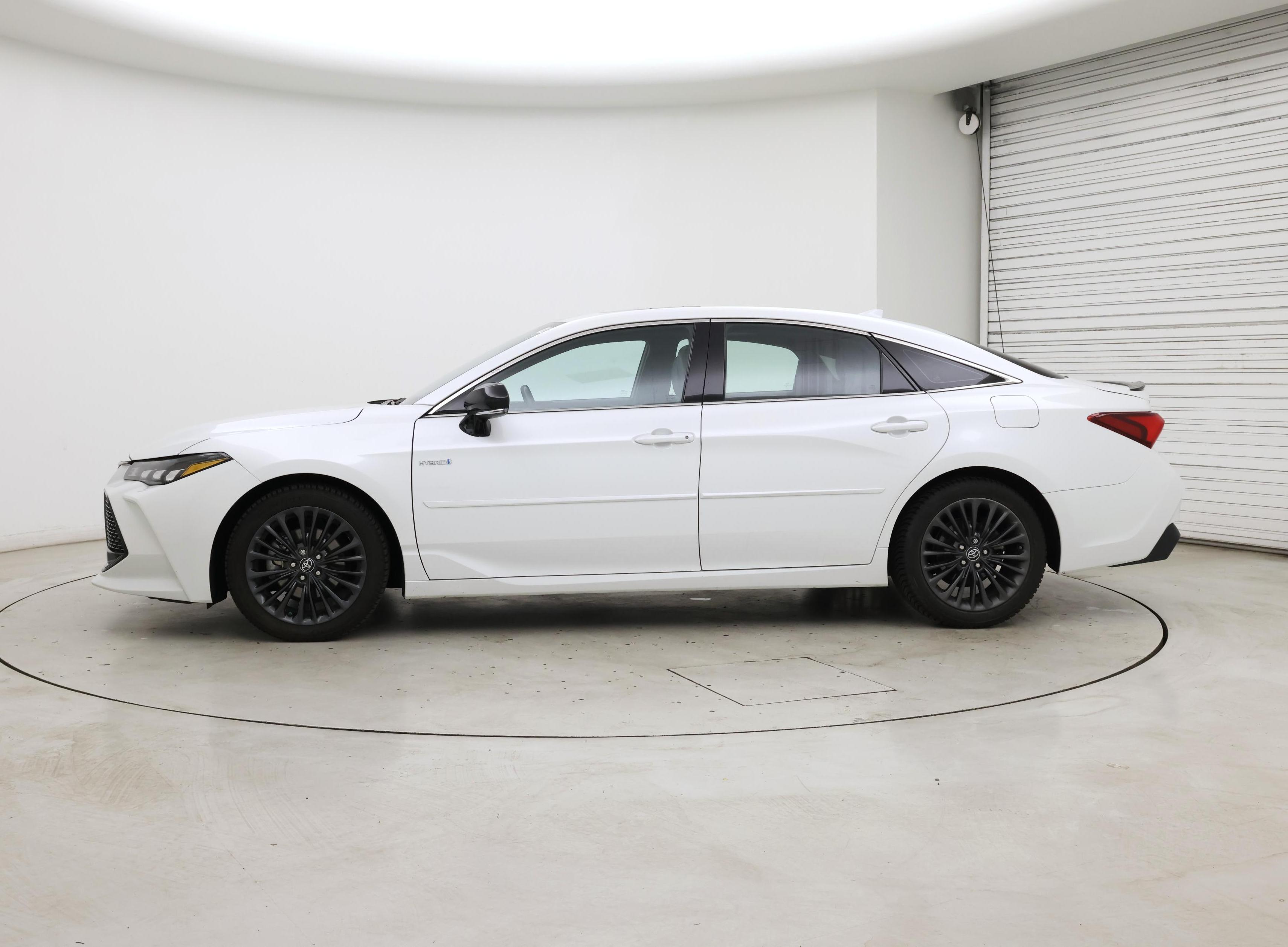 Thumbnail: 2019 Toyota Avalon - 3