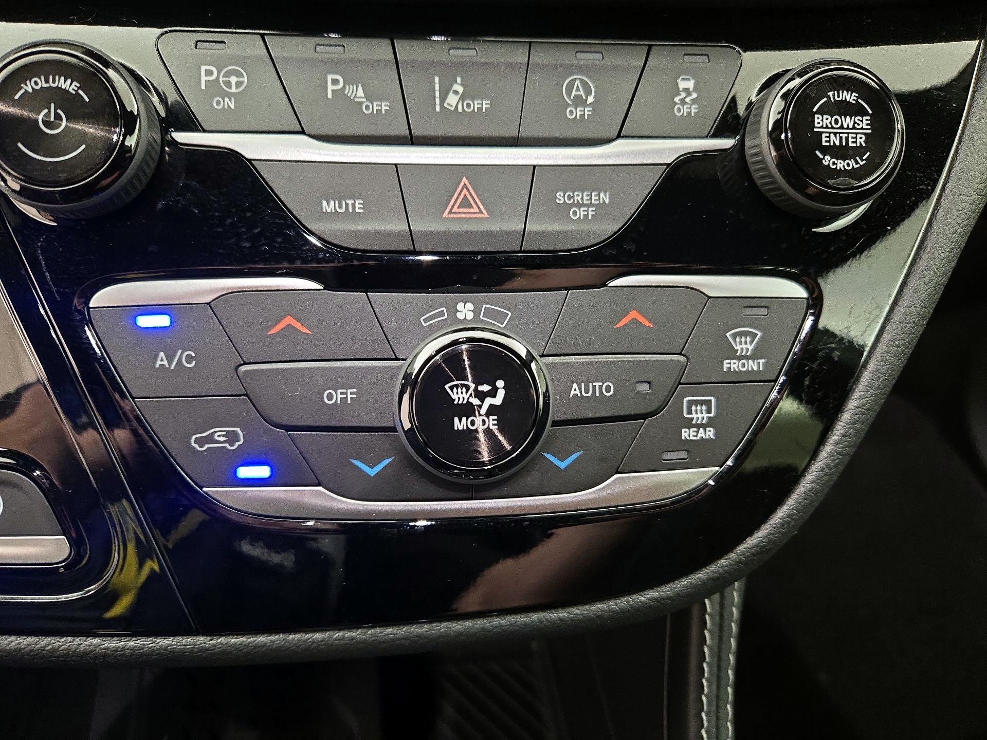 Thumbnail: 2025 Chrysler Pacifica - 15