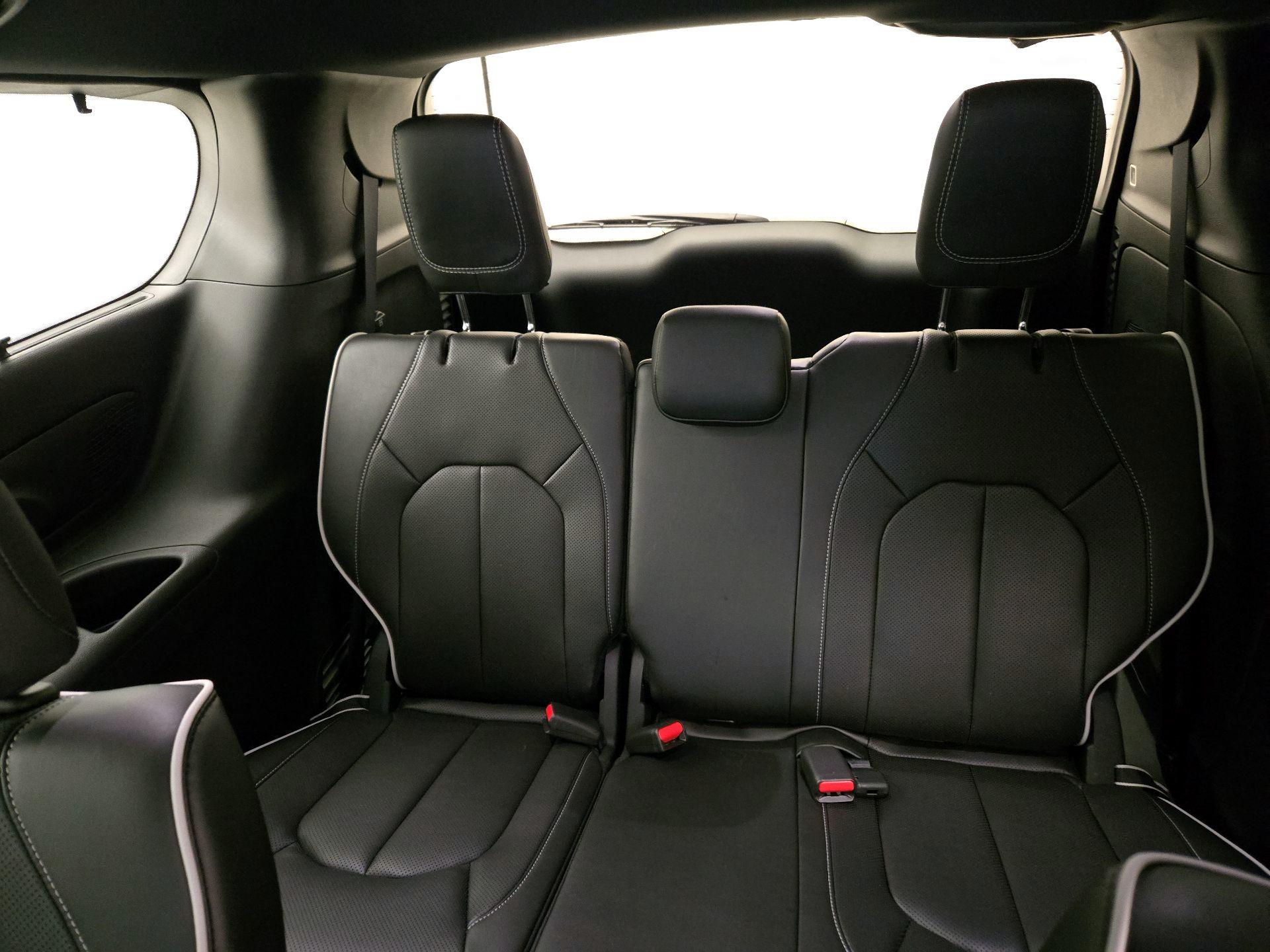 Thumbnail: 2025 Chrysler Pacifica - 17