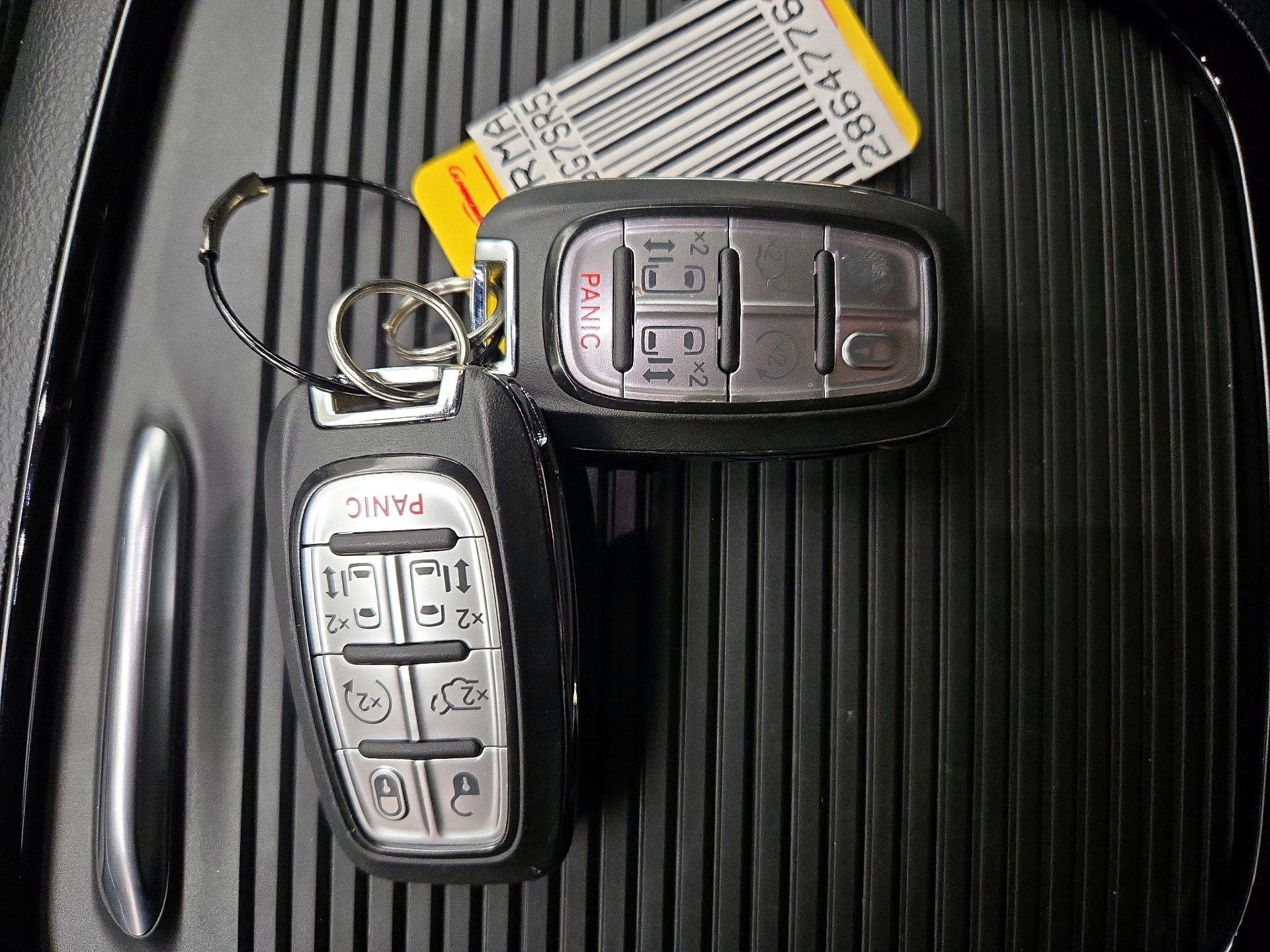 Thumbnail: 2025 Chrysler Pacifica - 20