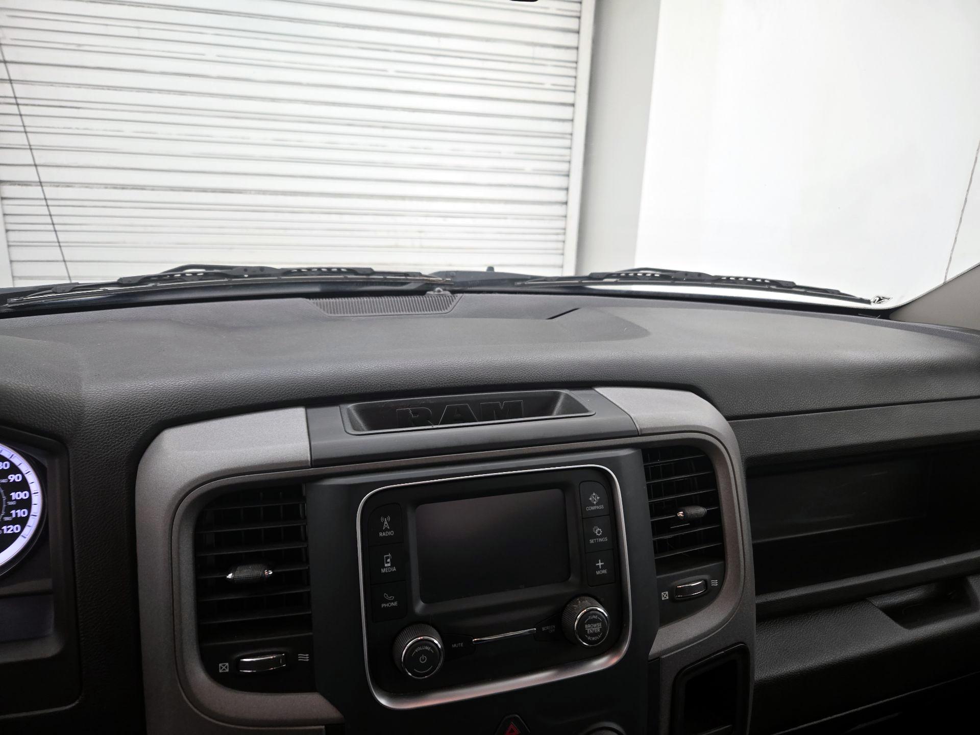 Thumbnail: 2022 RAM 1500 Classic - 9