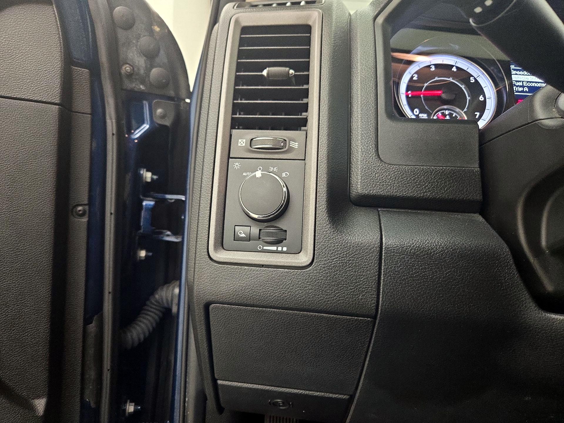 Thumbnail: 2022 RAM 1500 Classic - 13