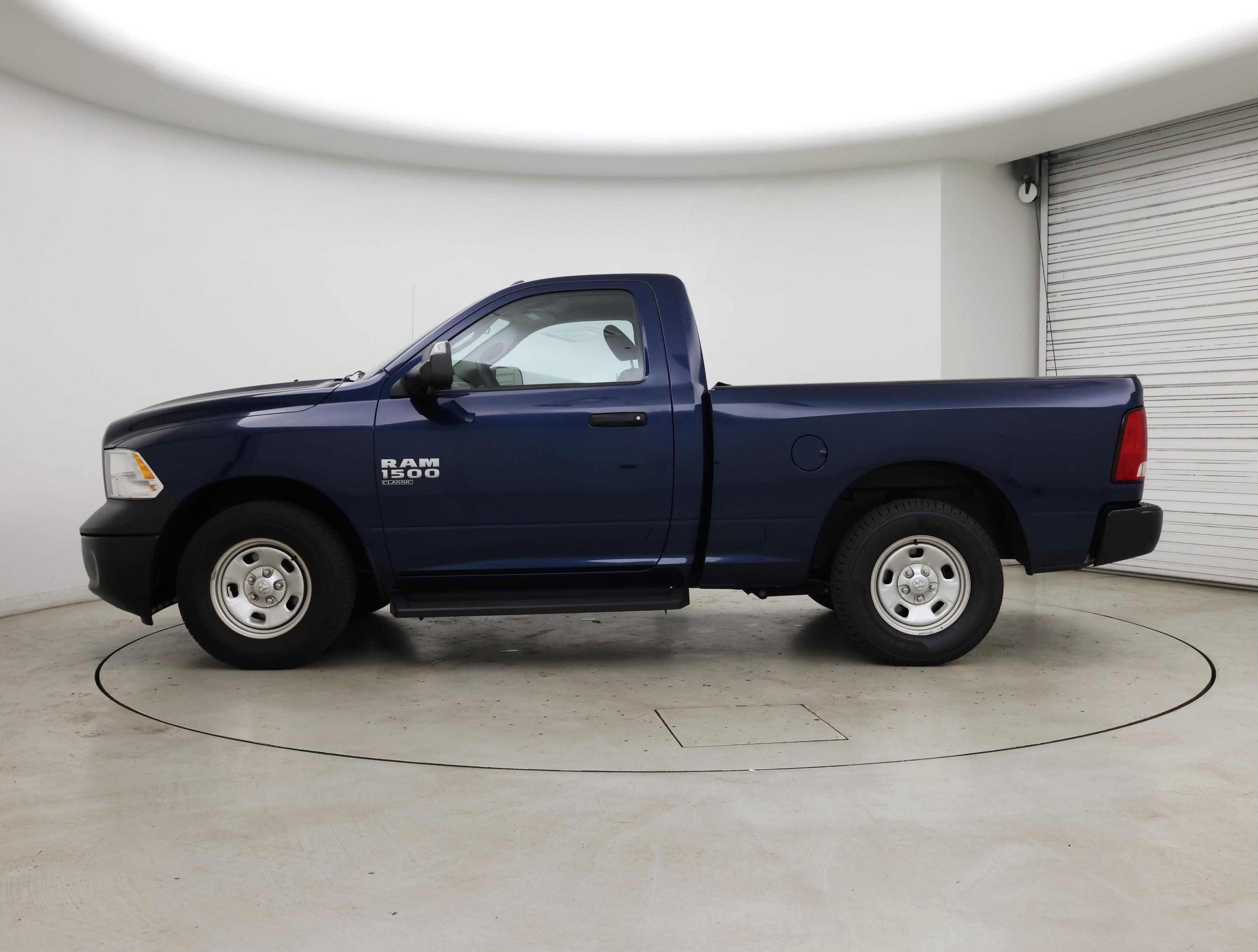 Thumbnail: 2022 RAM 1500 Classic - 3