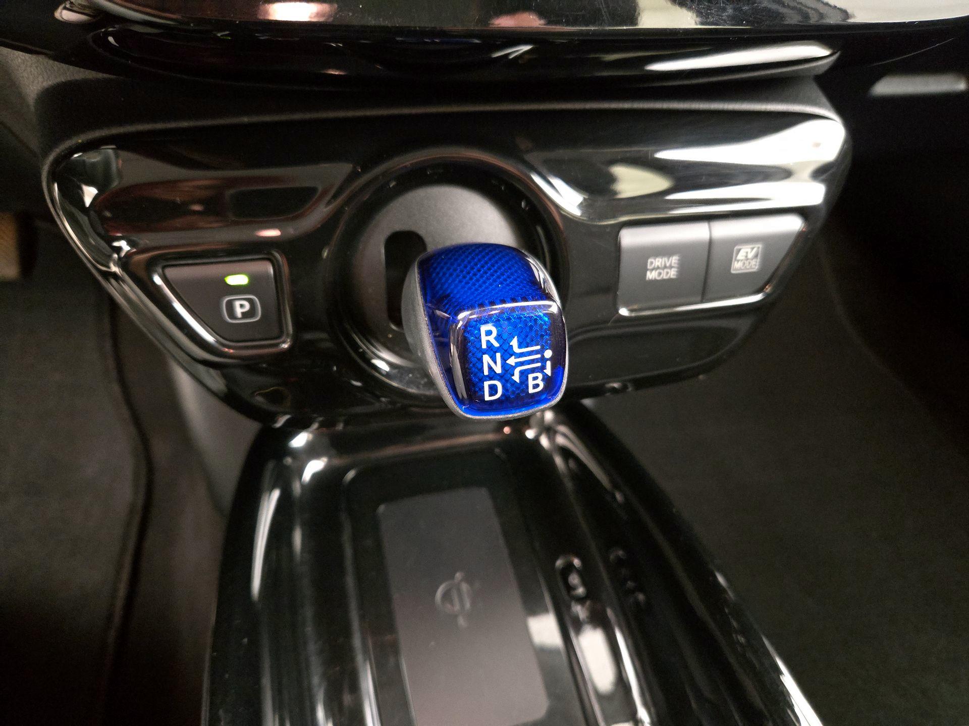 Thumbnail: 2017 Toyota Prius - 18