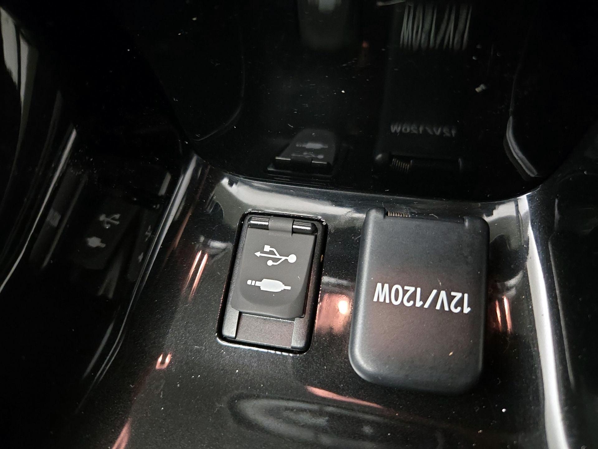 Thumbnail: 2017 Toyota Prius - 19