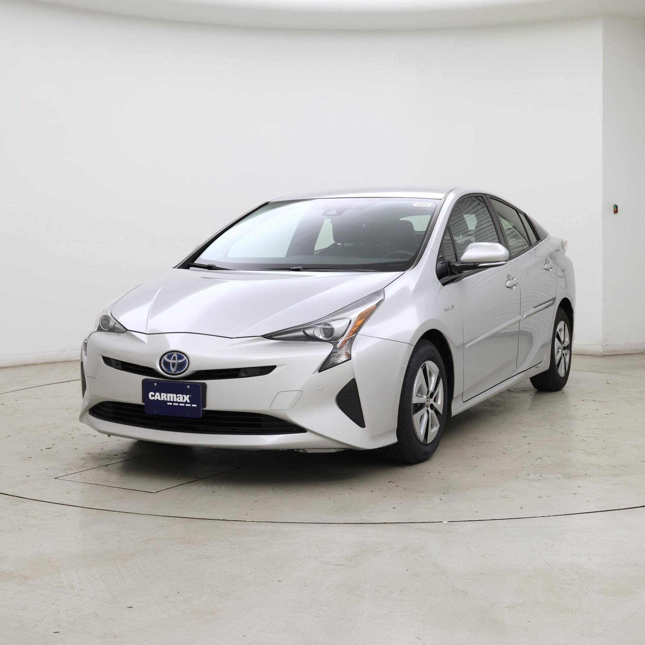 Thumbnail: 2017 Toyota Prius - 4