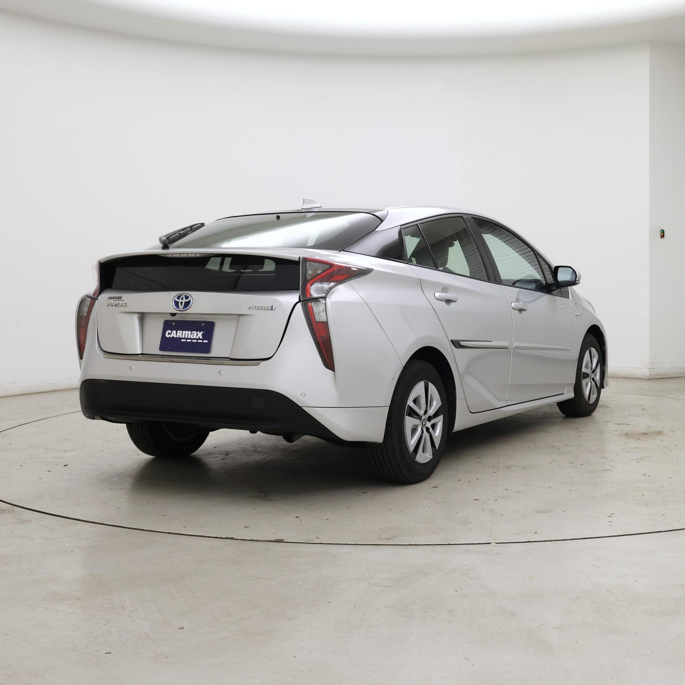Thumbnail: 2017 Toyota Prius - 8