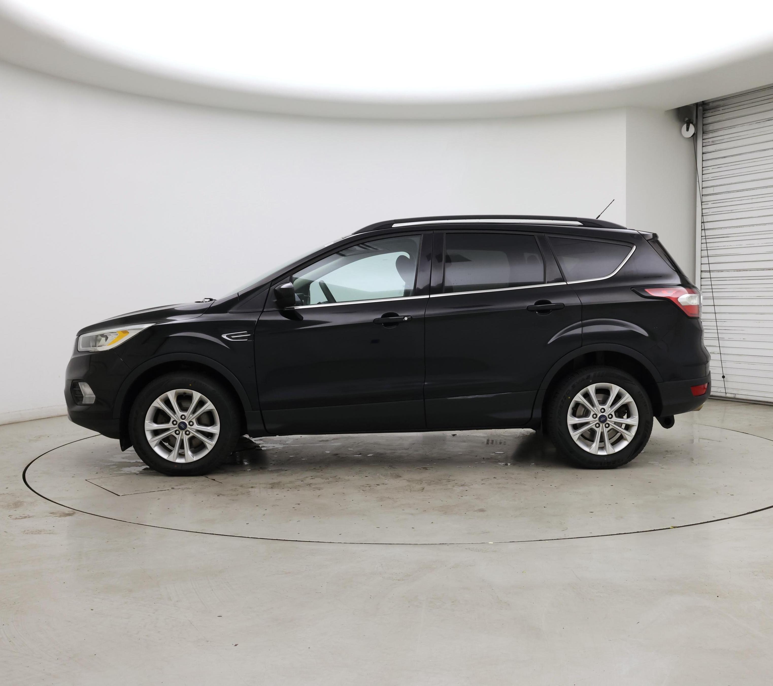 Thumbnail: 2017 Ford Escape - 3