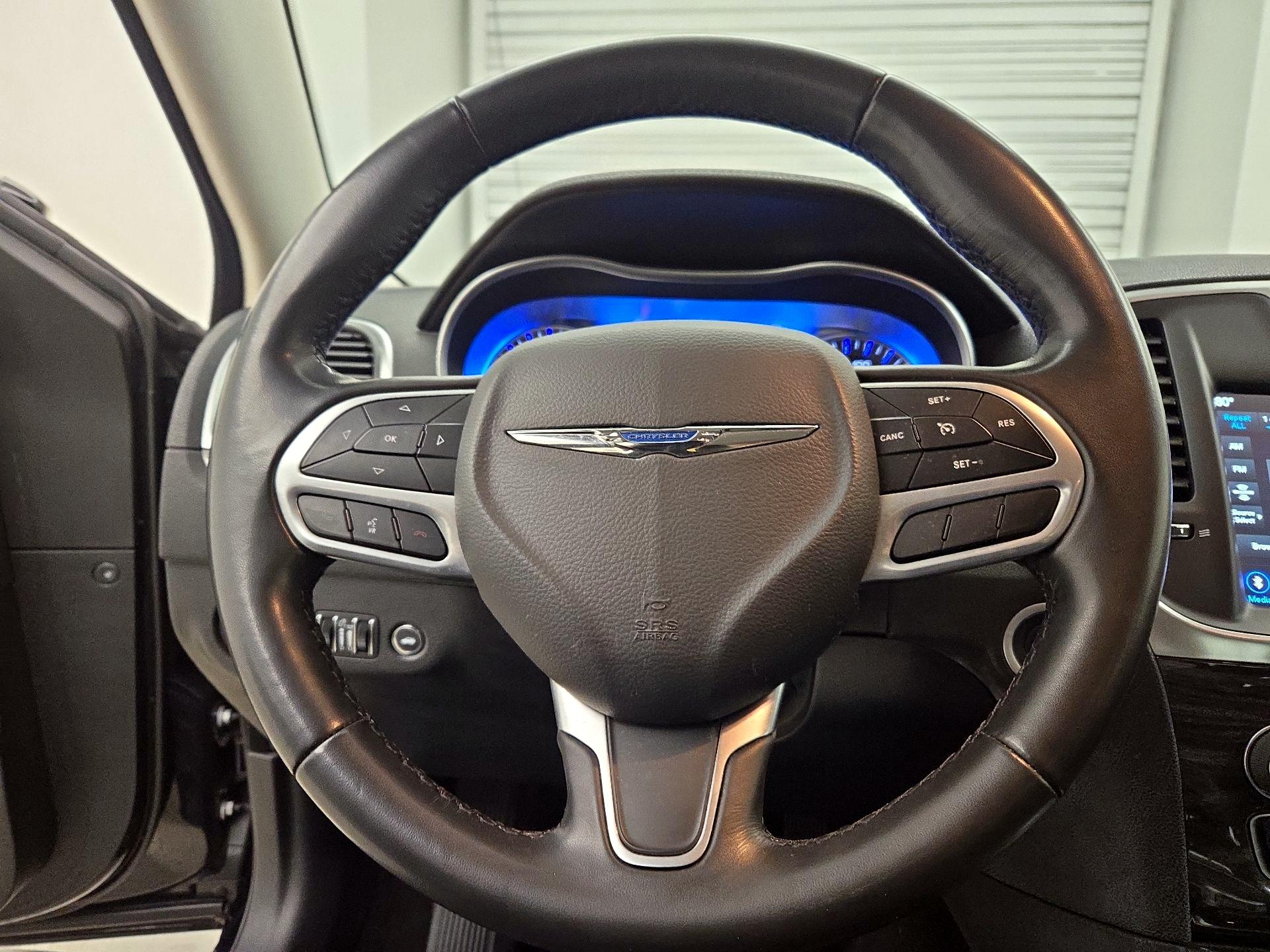 Thumbnail: 2021 Chrysler 300 - 10