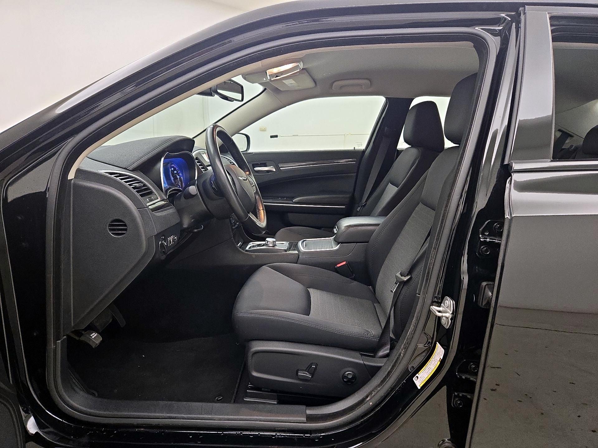 Thumbnail: 2021 Chrysler 300 - 11