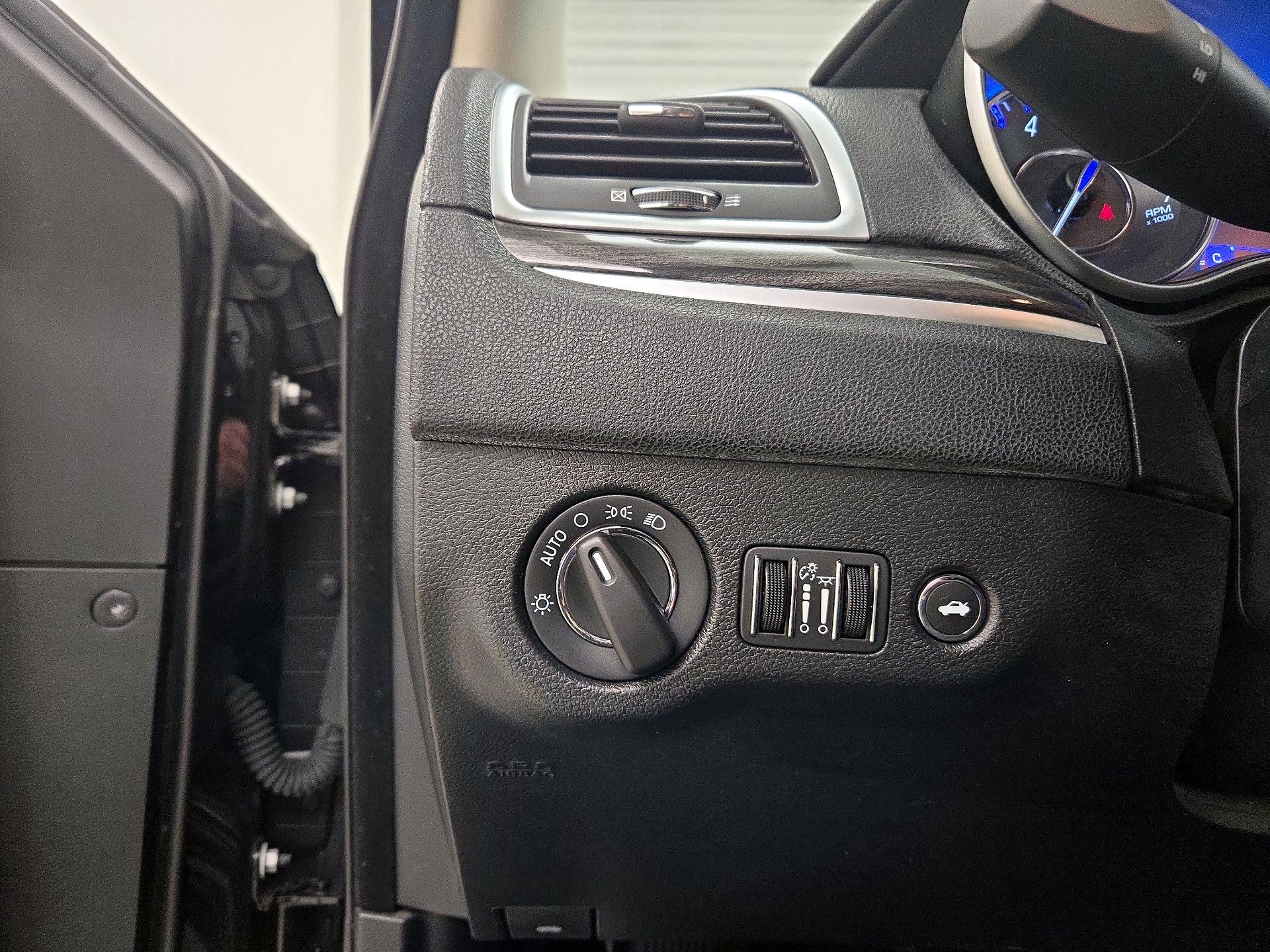 Thumbnail: 2021 Chrysler 300 - 13