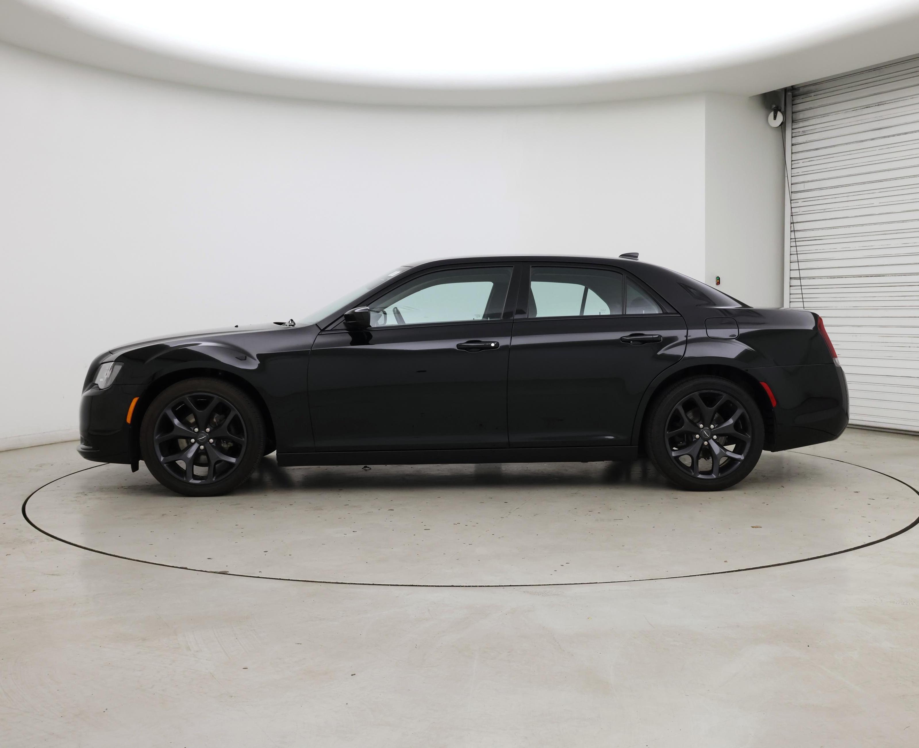 Thumbnail: 2021 Chrysler 300 - 3