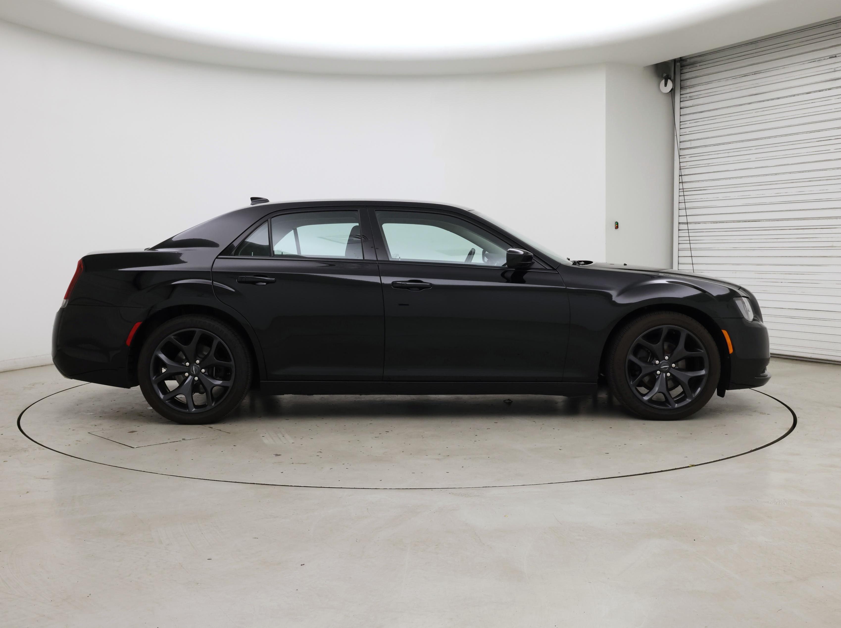 Thumbnail: 2021 Chrysler 300 - 7