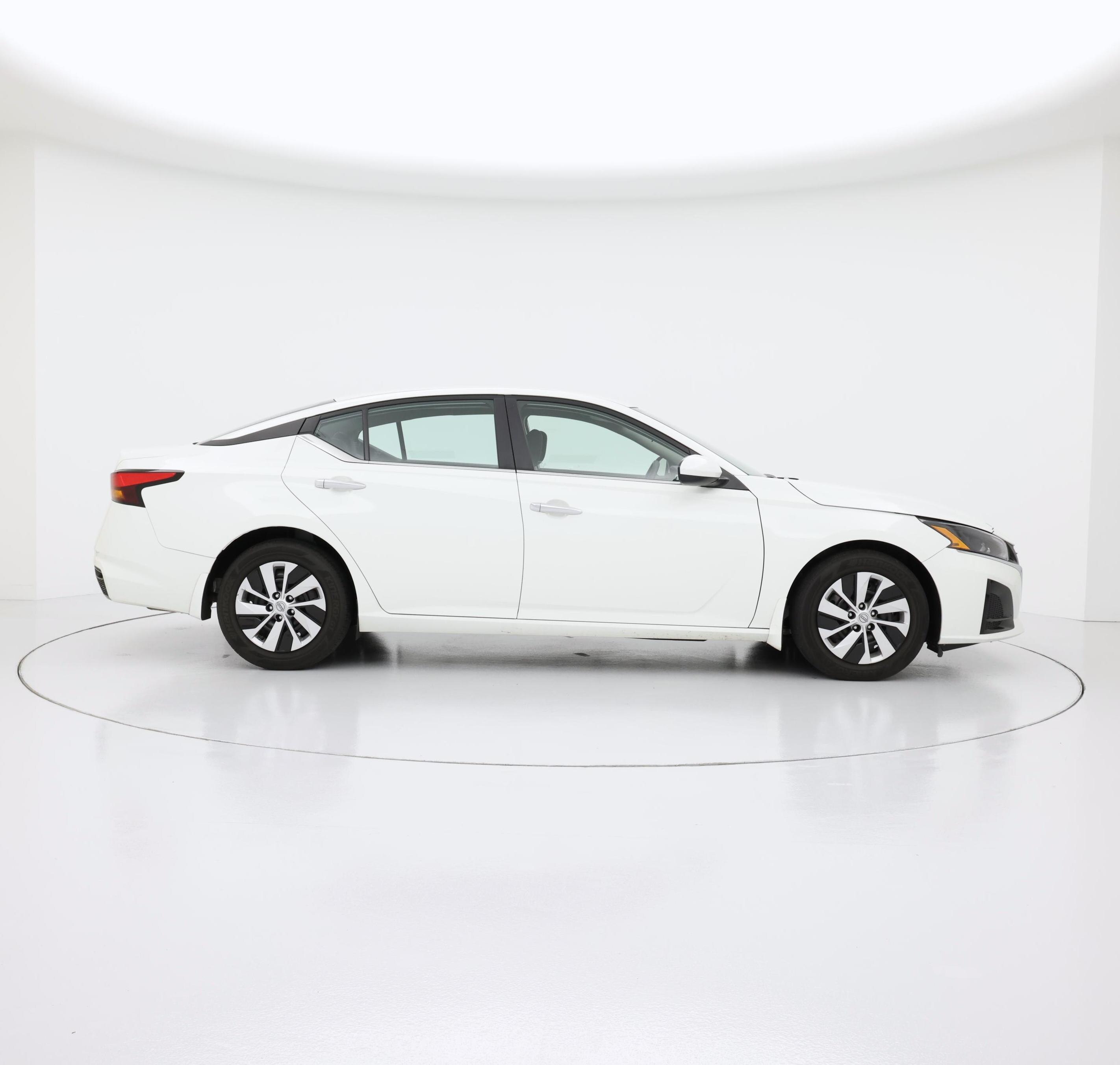Thumbnail: 2023 Nissan Altima - 7