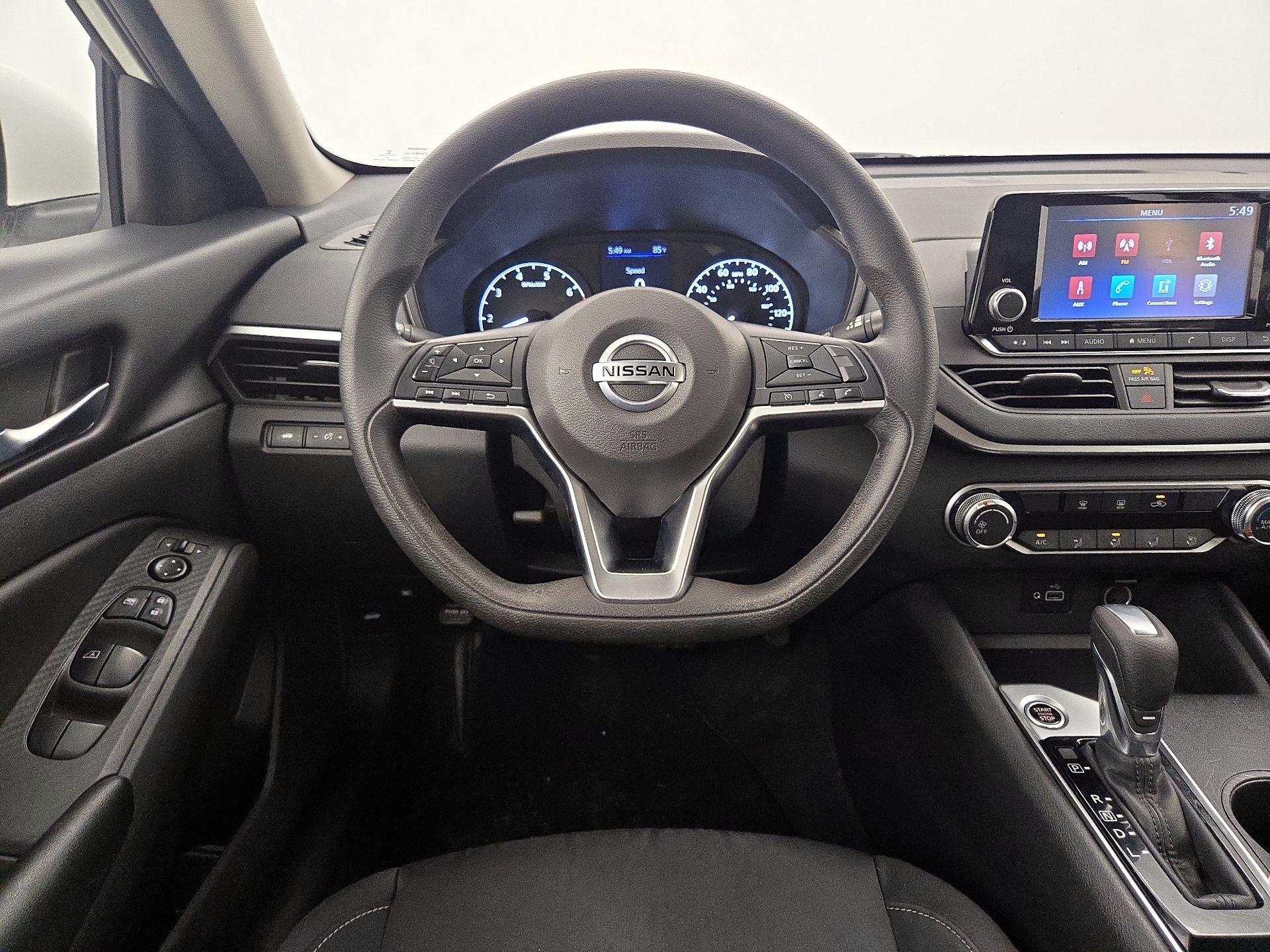 Thumbnail: 2022 Nissan Altima - 10