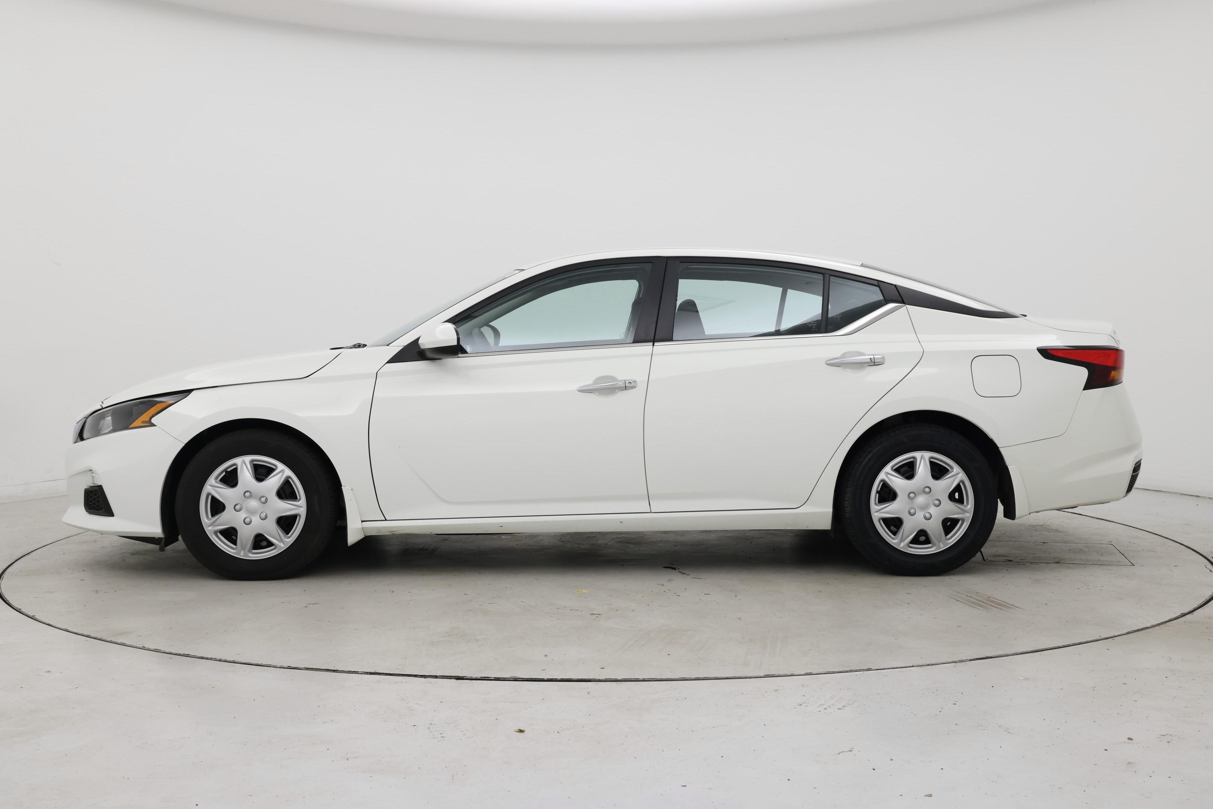 Thumbnail: 2022 Nissan Altima - 3