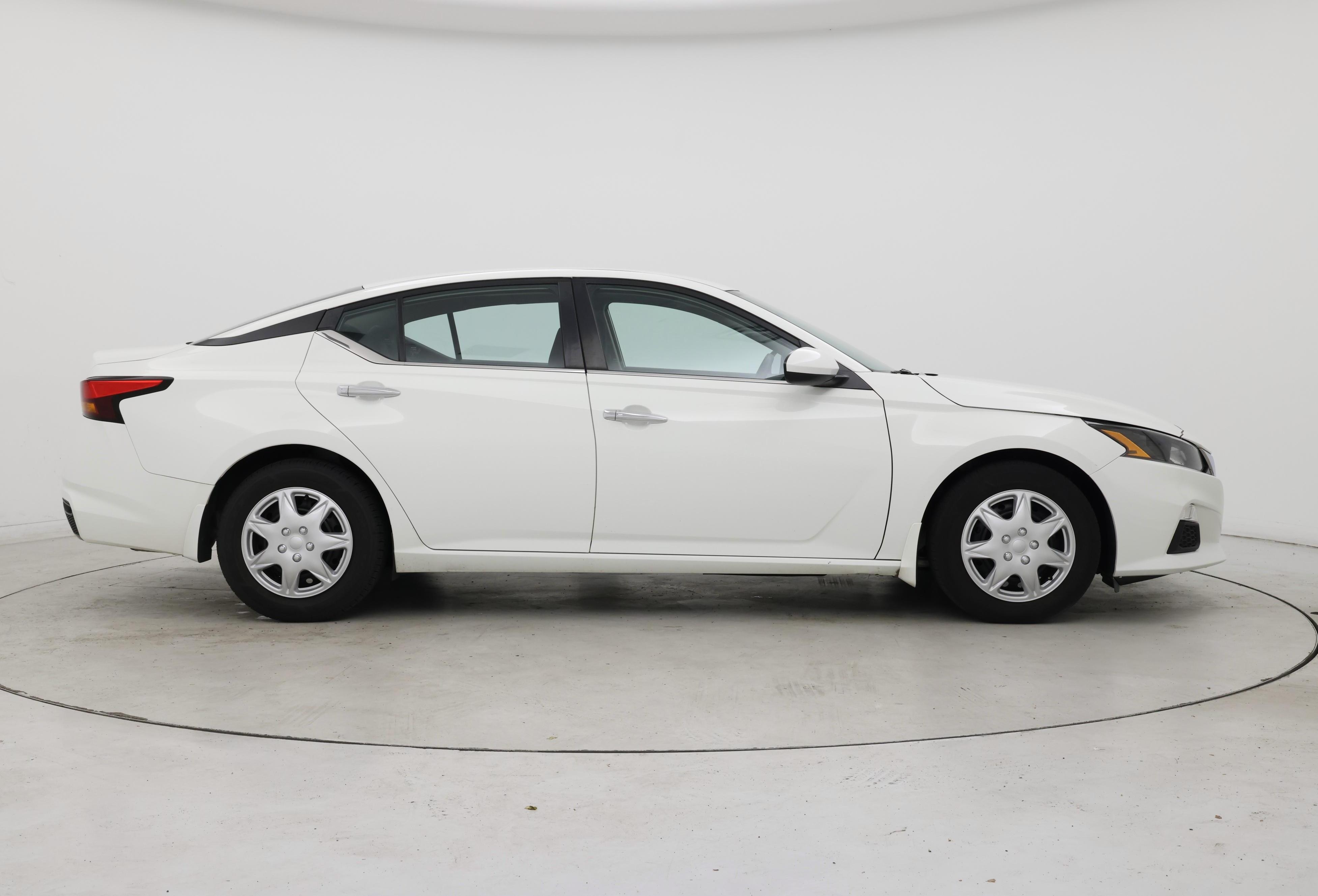 Thumbnail: 2022 Nissan Altima - 7