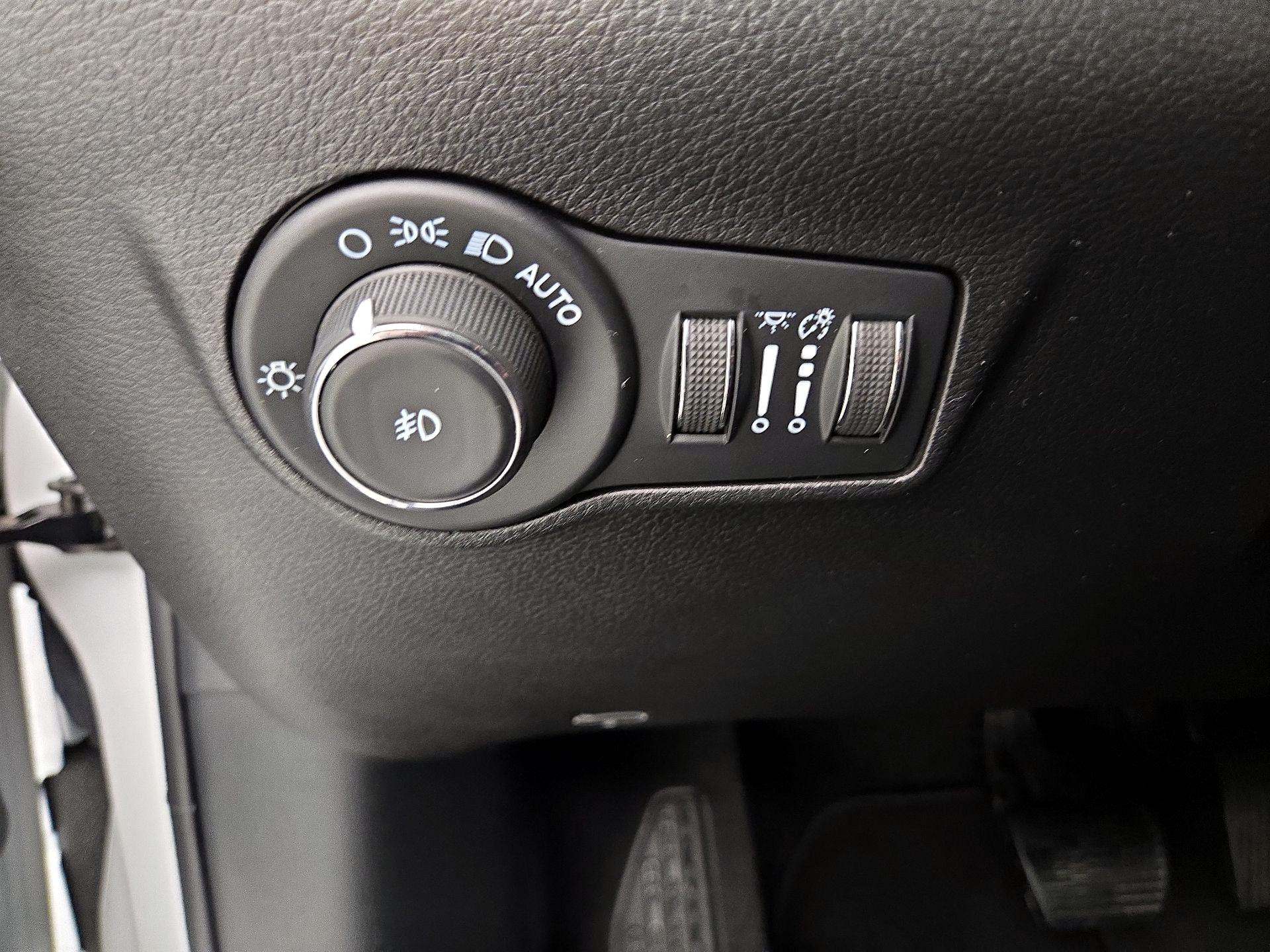 Thumbnail: 2022 Jeep Compass - 13
