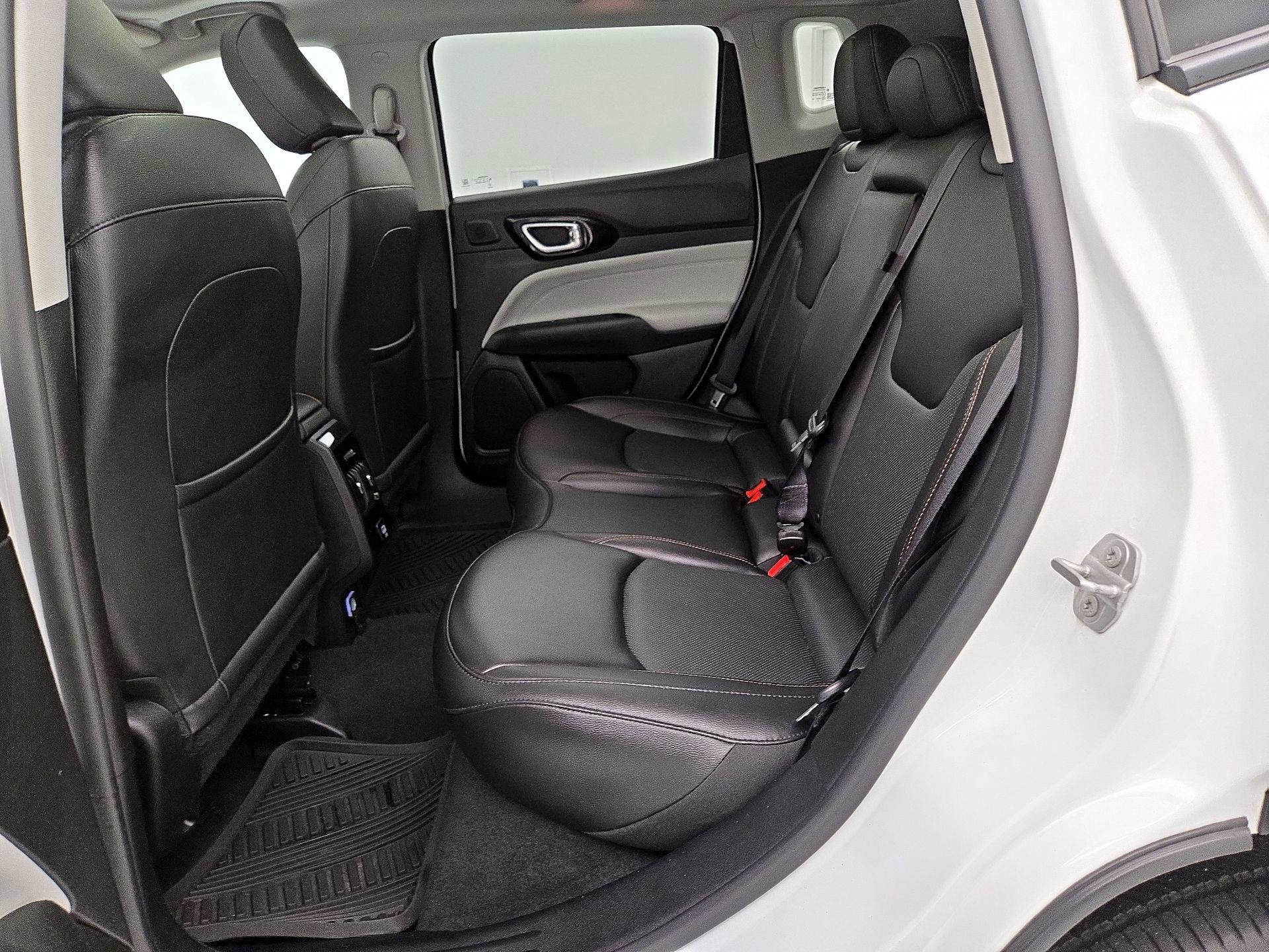 Thumbnail: 2022 Jeep Compass - 20
