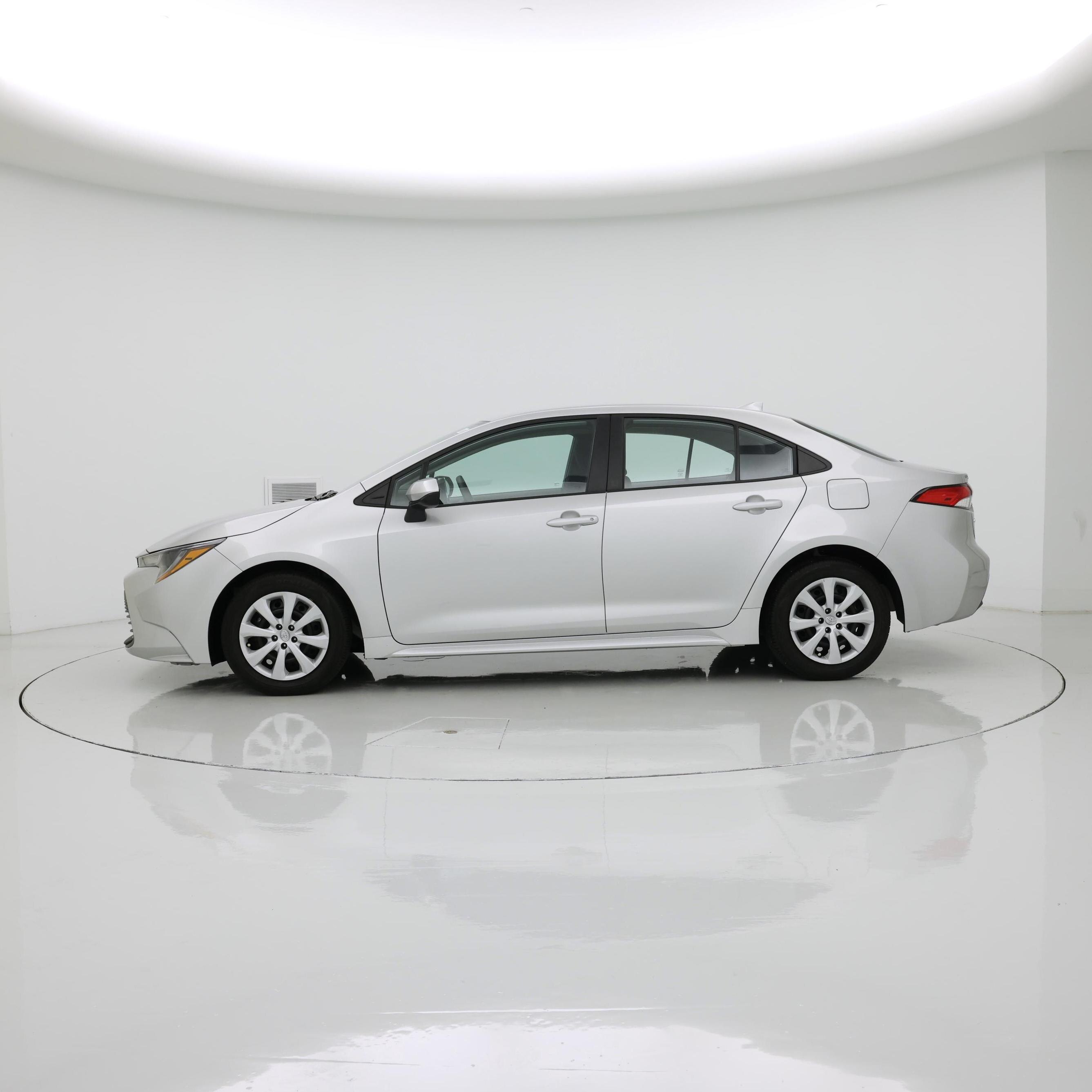 Thumbnail: 2024 Toyota Corolla - 3