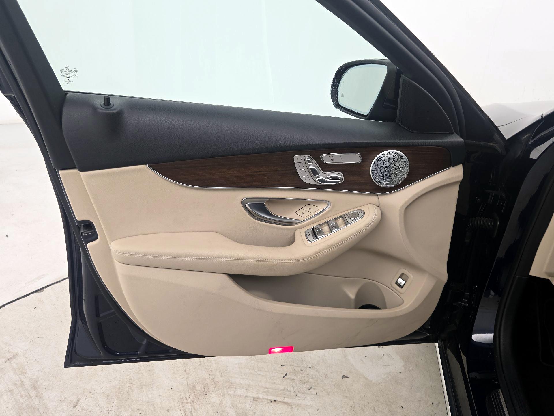 Thumbnail: 2021 Mercedes-Benz C-Class - 12