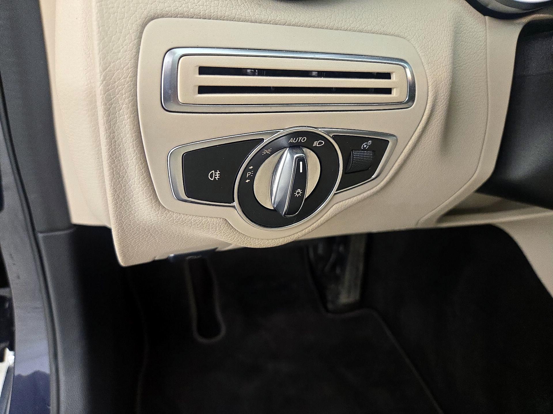 Thumbnail: 2021 Mercedes-Benz C-Class - 13