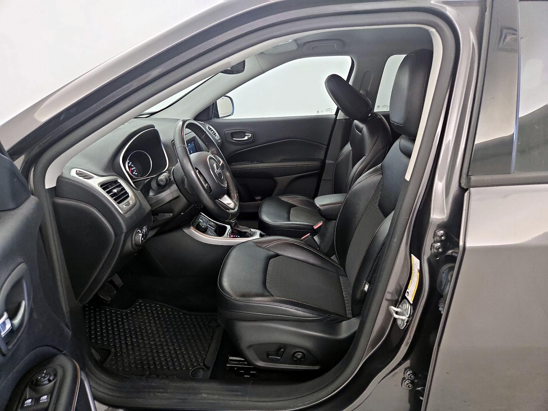 Thumbnail: 2020 Jeep Compass - 11