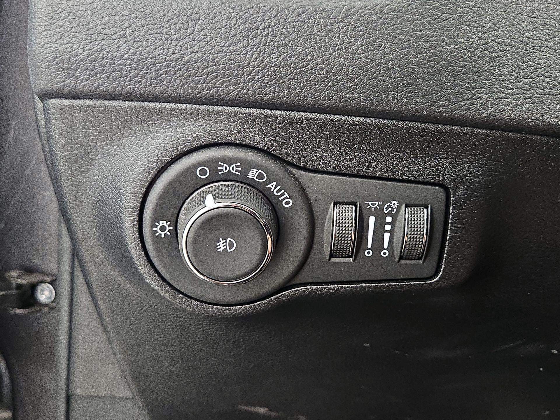 Thumbnail: 2020 Jeep Compass - 13