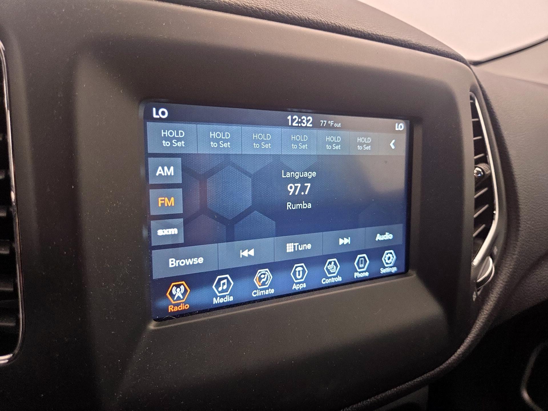 Thumbnail: 2020 Jeep Compass - 15