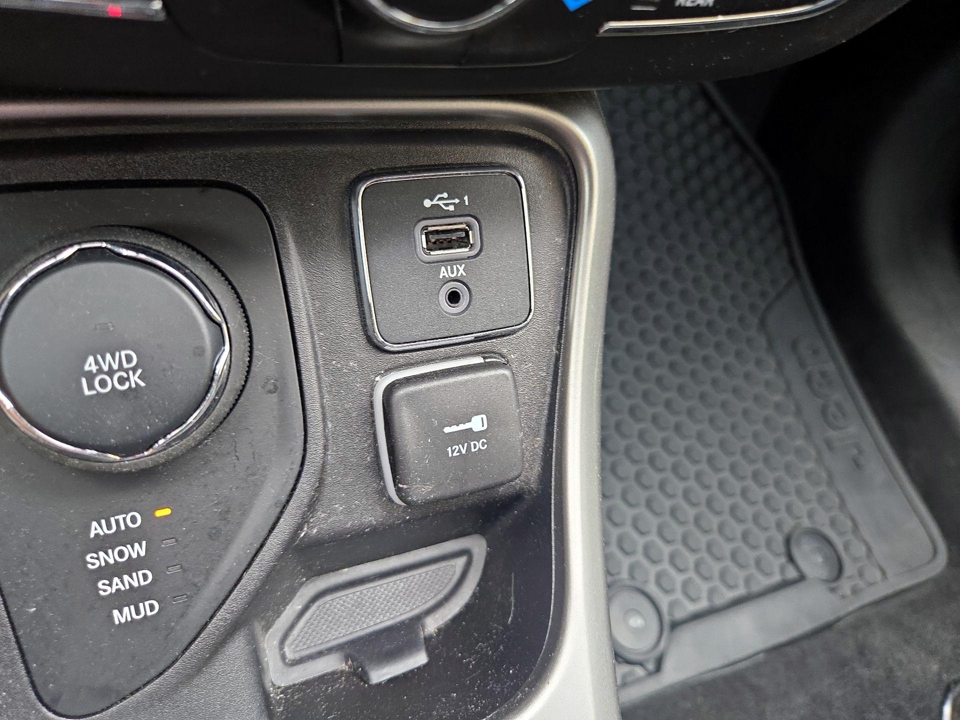 Thumbnail: 2020 Jeep Compass - 18