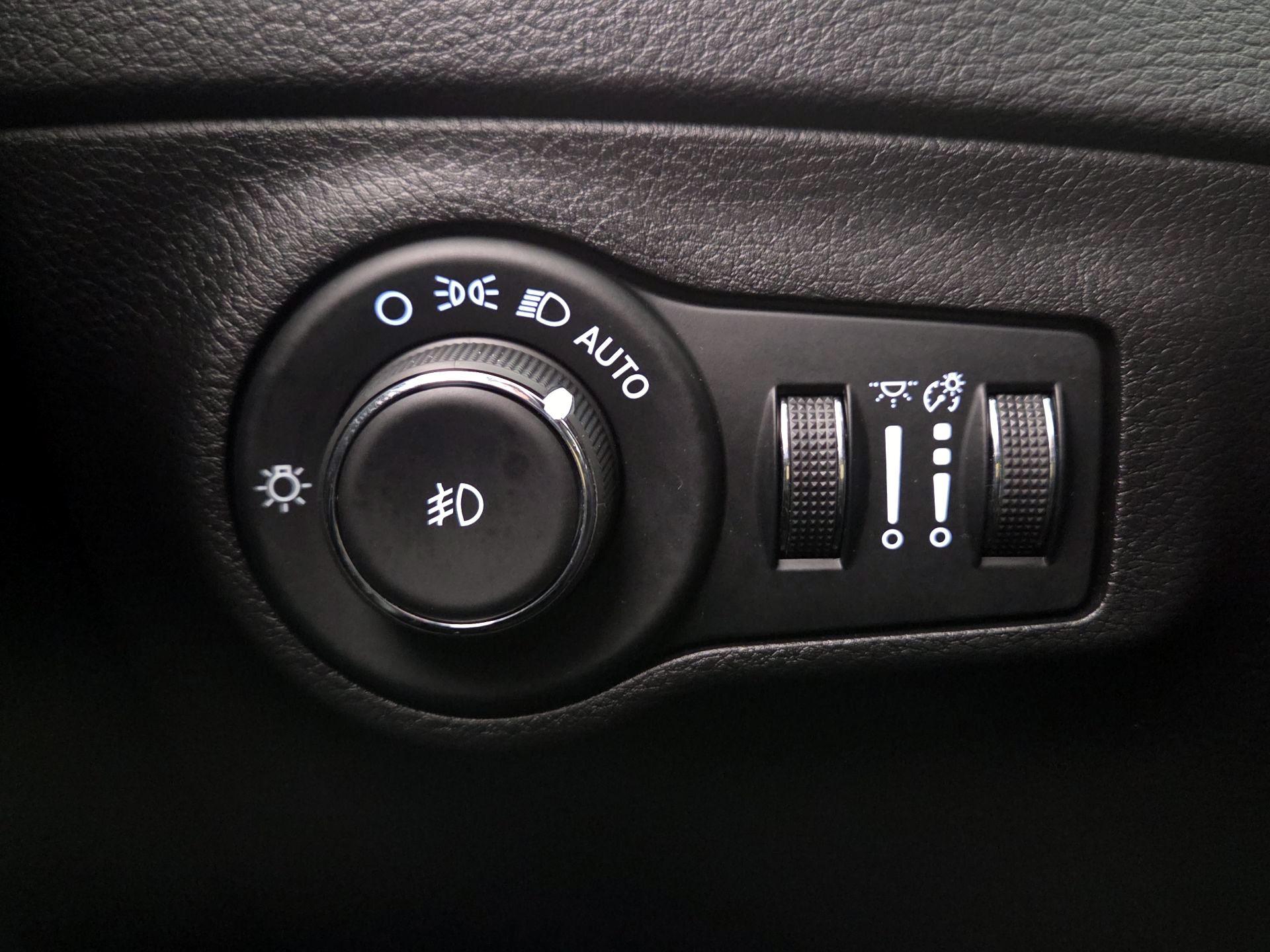 Thumbnail: 2021 Jeep Compass - 13