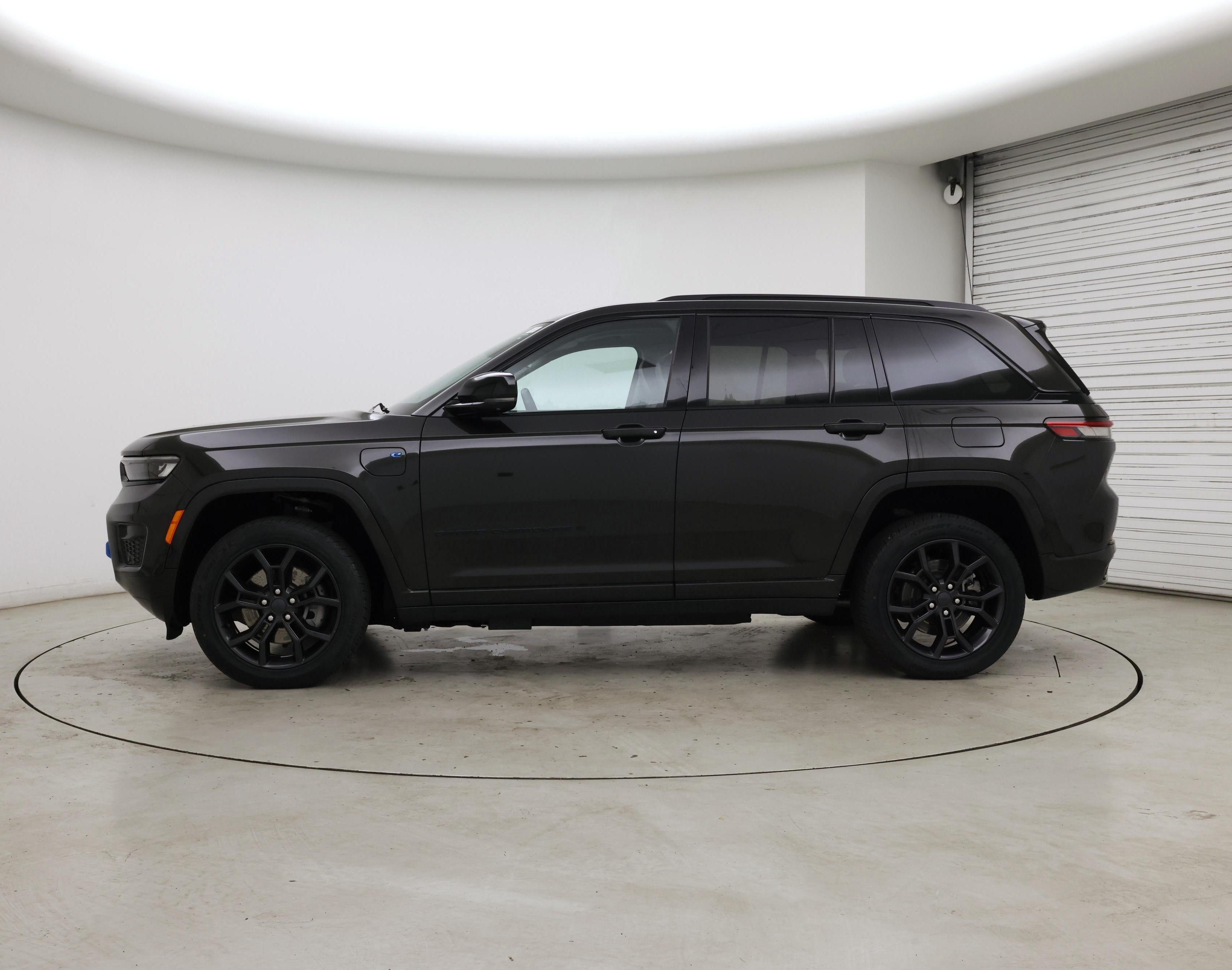 Thumbnail: 2023 Jeep Grand Cherokee - 3