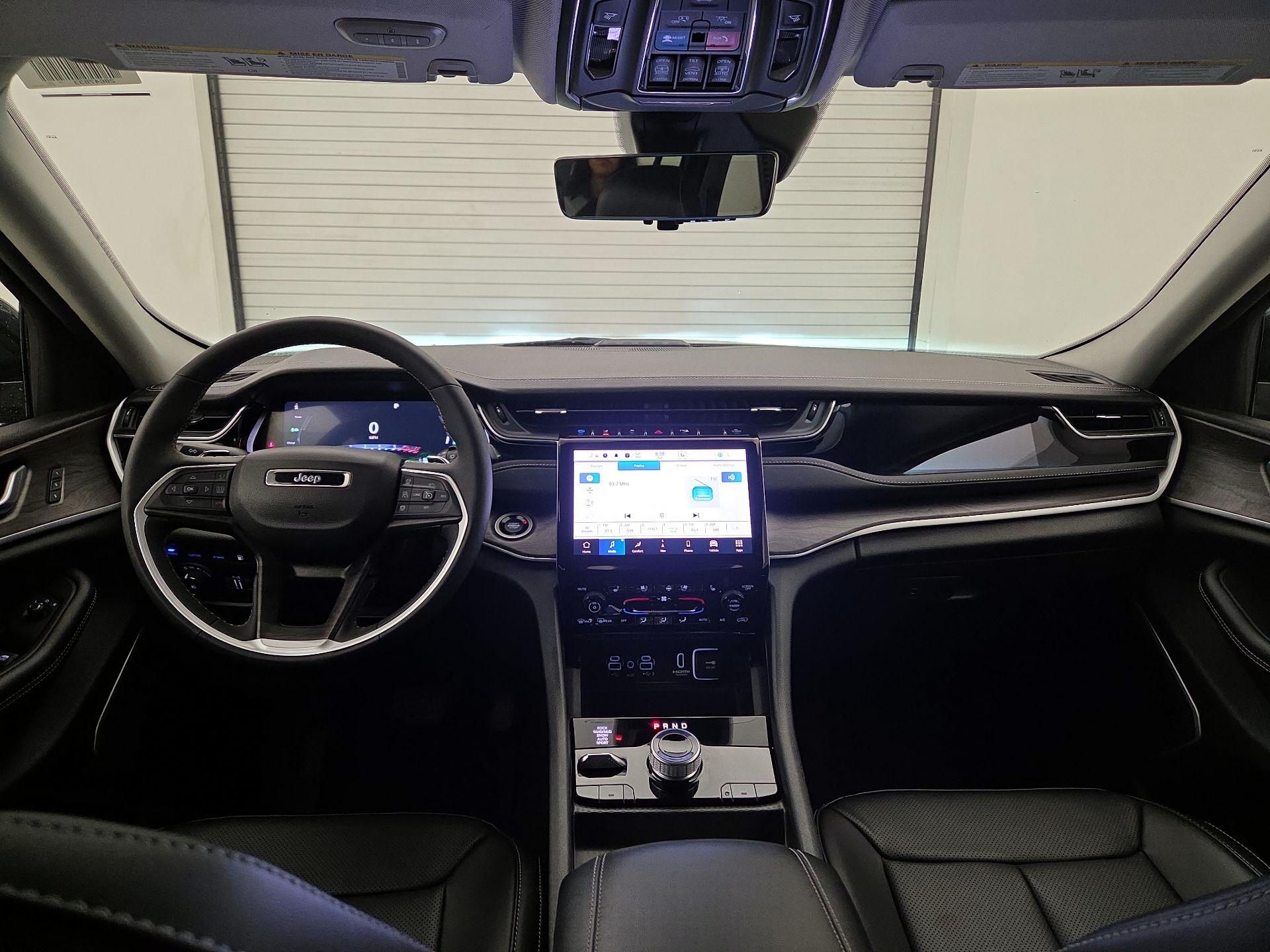 Thumbnail: 2023 Jeep Grand Cherokee - 9
