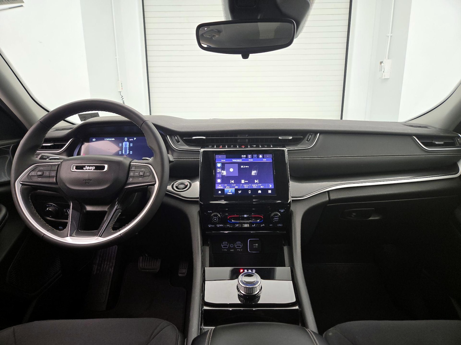 2023 Jeep Grand Cherokee Laredo - Photo 10