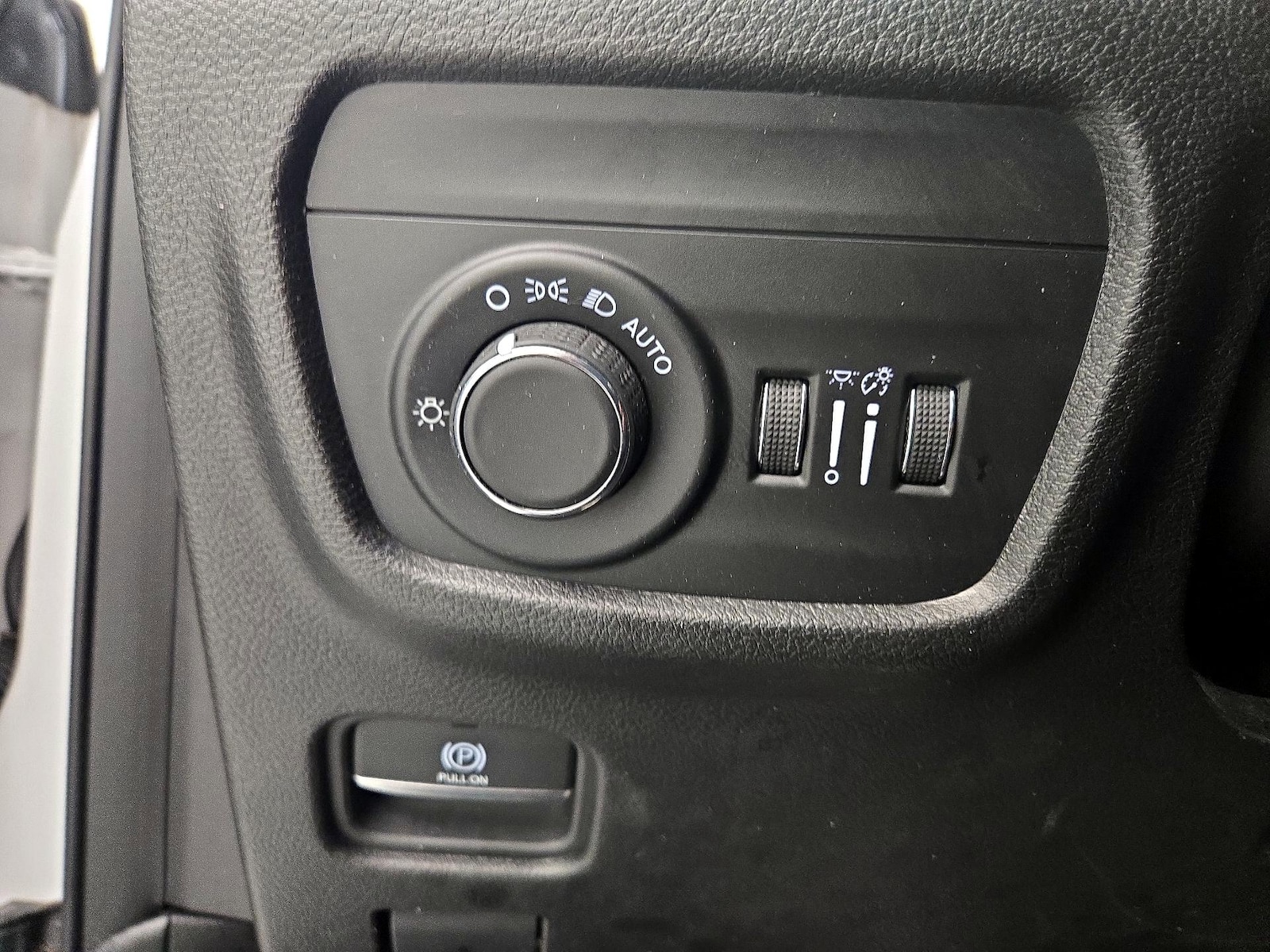 2023 Jeep Grand Cherokee Laredo - Photo 14