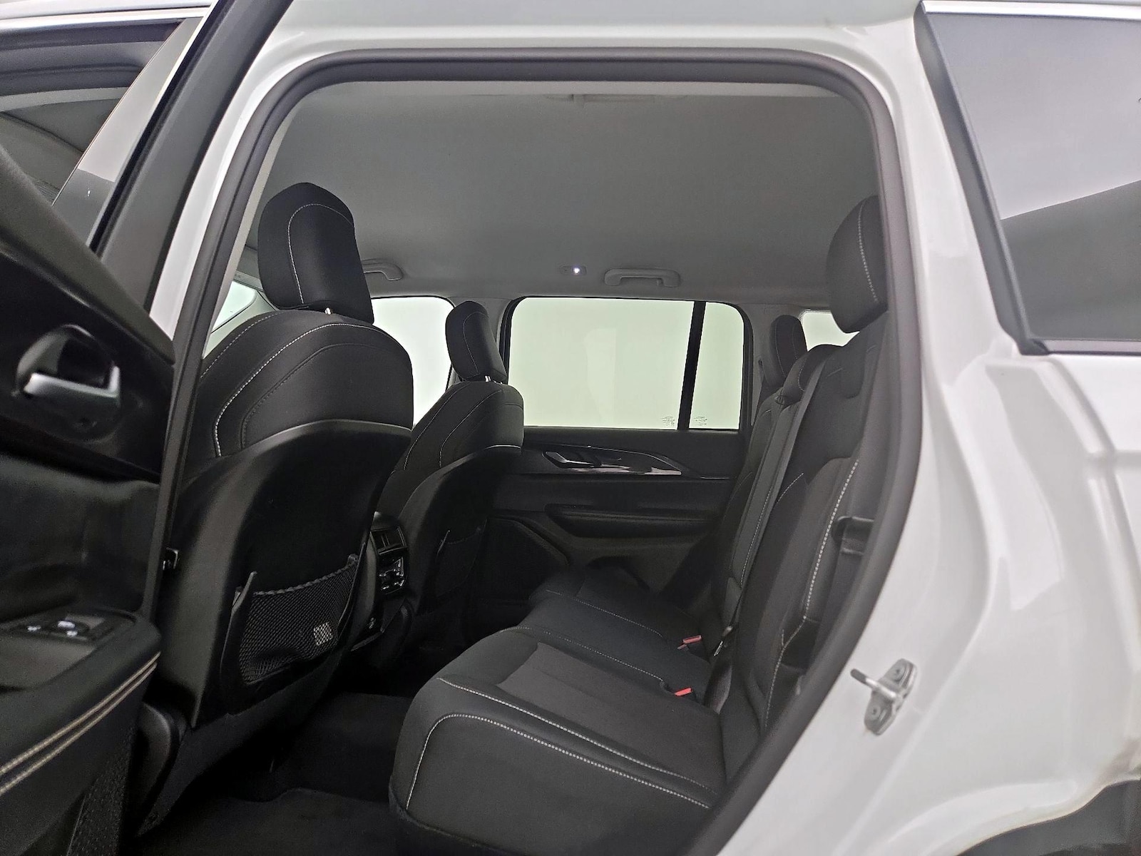 2023 Jeep Grand Cherokee Laredo - Photo 20