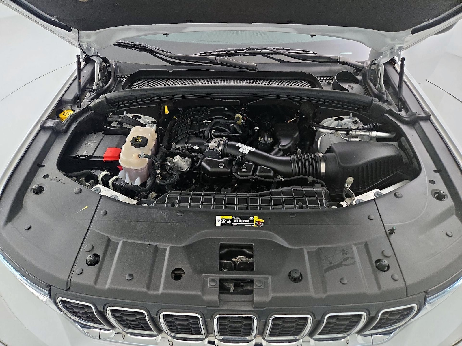 2023 Jeep Grand Cherokee Laredo - Photo 22