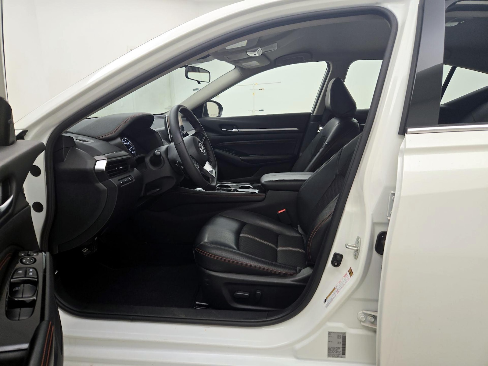 2023 Nissan Altima SR - Photo 12