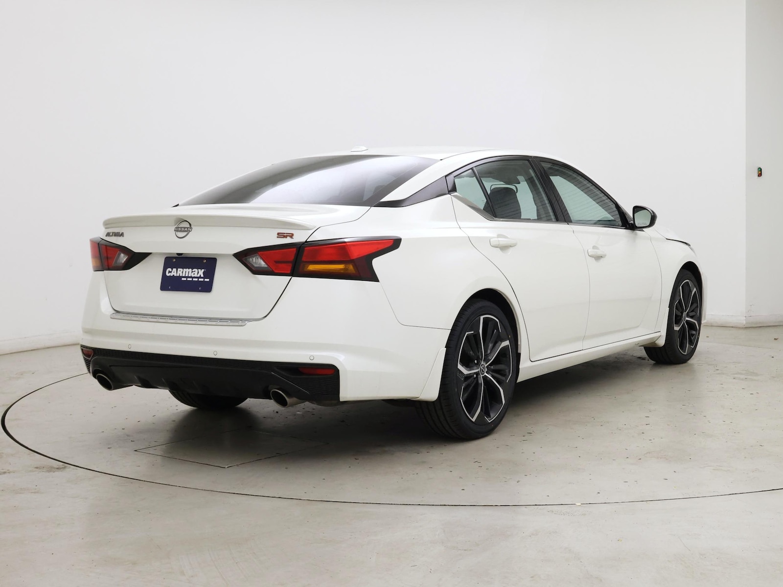 2023 Nissan Altima SR - Photo 9