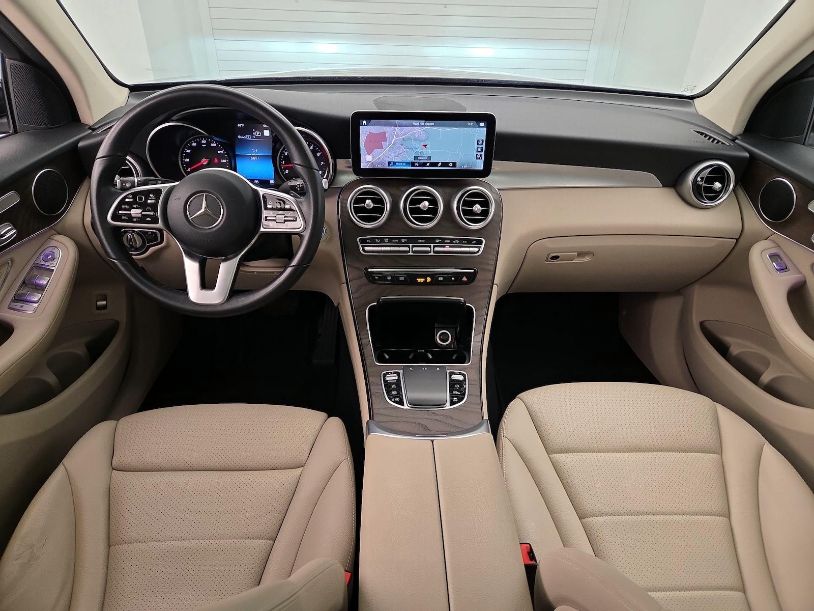 2021 Mercedes-Benz GLC GLC300 - Photo 10