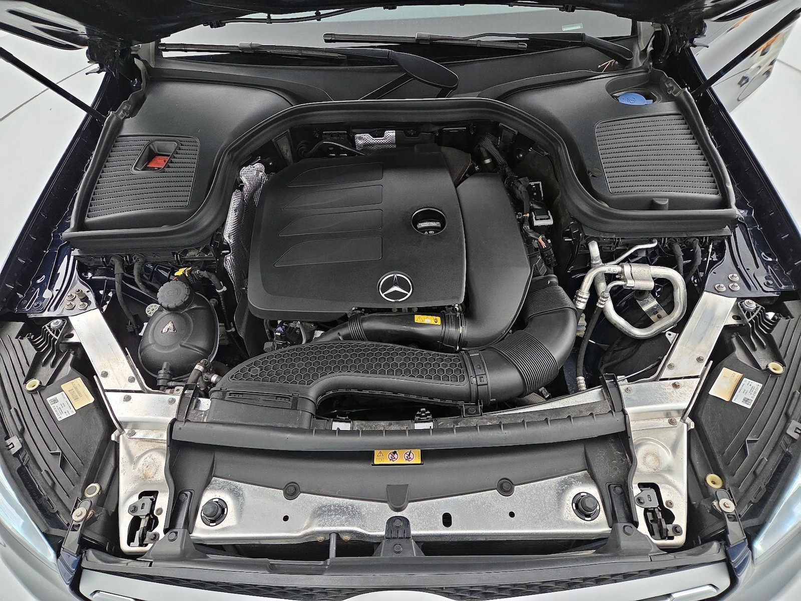 2021 Mercedes-Benz GLC GLC300 - Photo 24